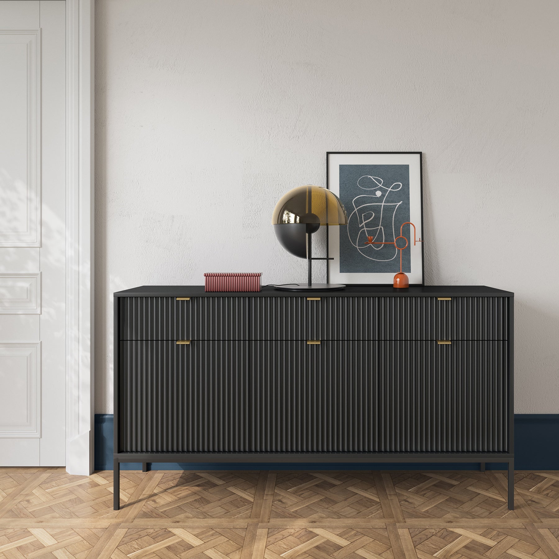 selsey-vellore-dreht-r-kommode-154-cm-schwarz-mit-rillenfronten-goldgriffe image 5