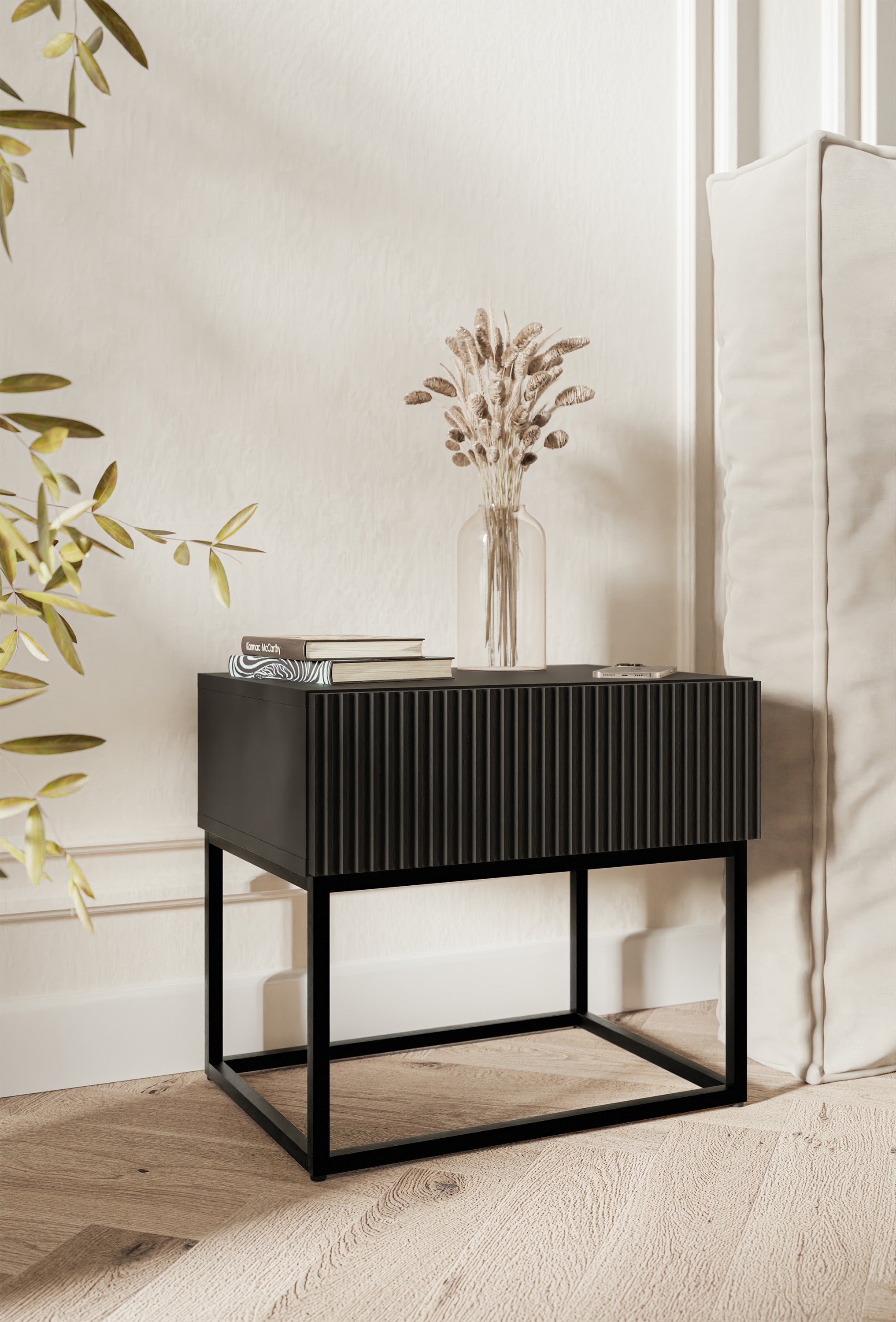 selsey-veldio-nachttisch-50-cm-mit-schublade-und-gefr-ster-front-schwarz image 3
