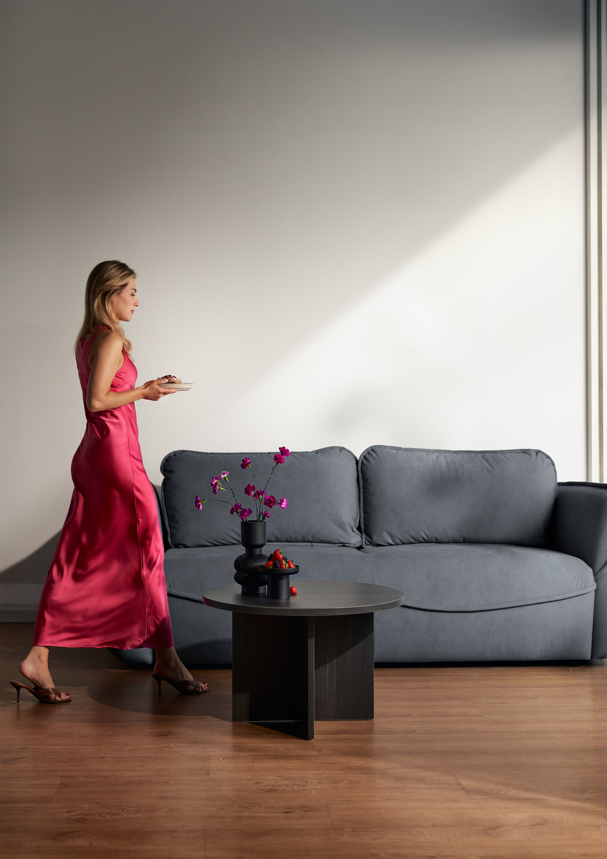 selsey-cutie-dreisitziges-schlafsofa-mit-stauraum-graphit-velours-pflegeleicht image 4
