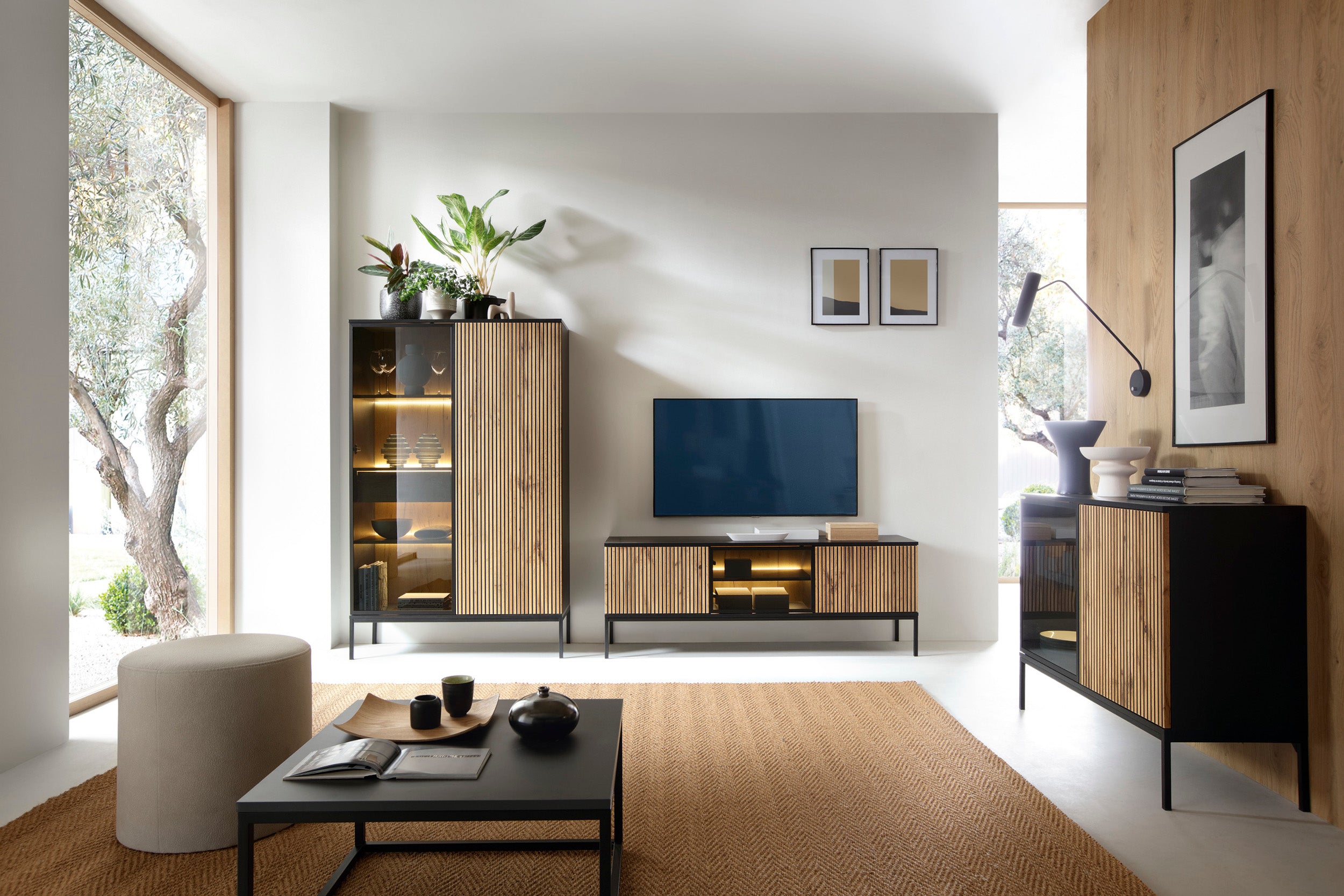 selsey-tosena-tv-schrank-154-cm-mit-drei-t-ren-und-led-schwarz-wotan-eiche image 4