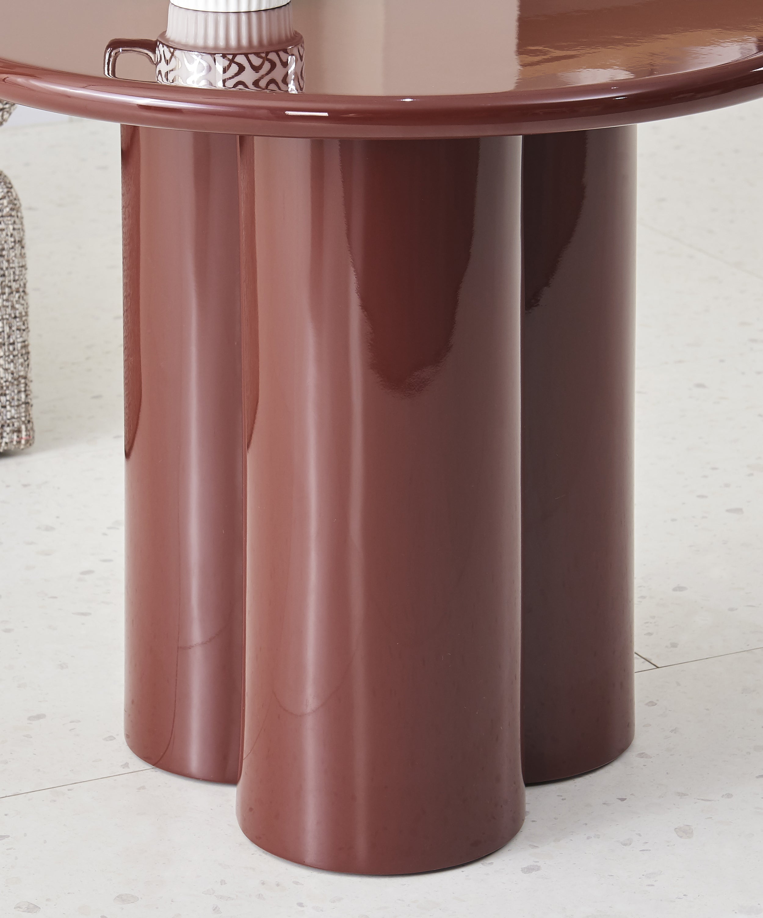 selsey-loccoli-couchtisch-rund-60-cm-bordeauxrot-hochglanz image 4