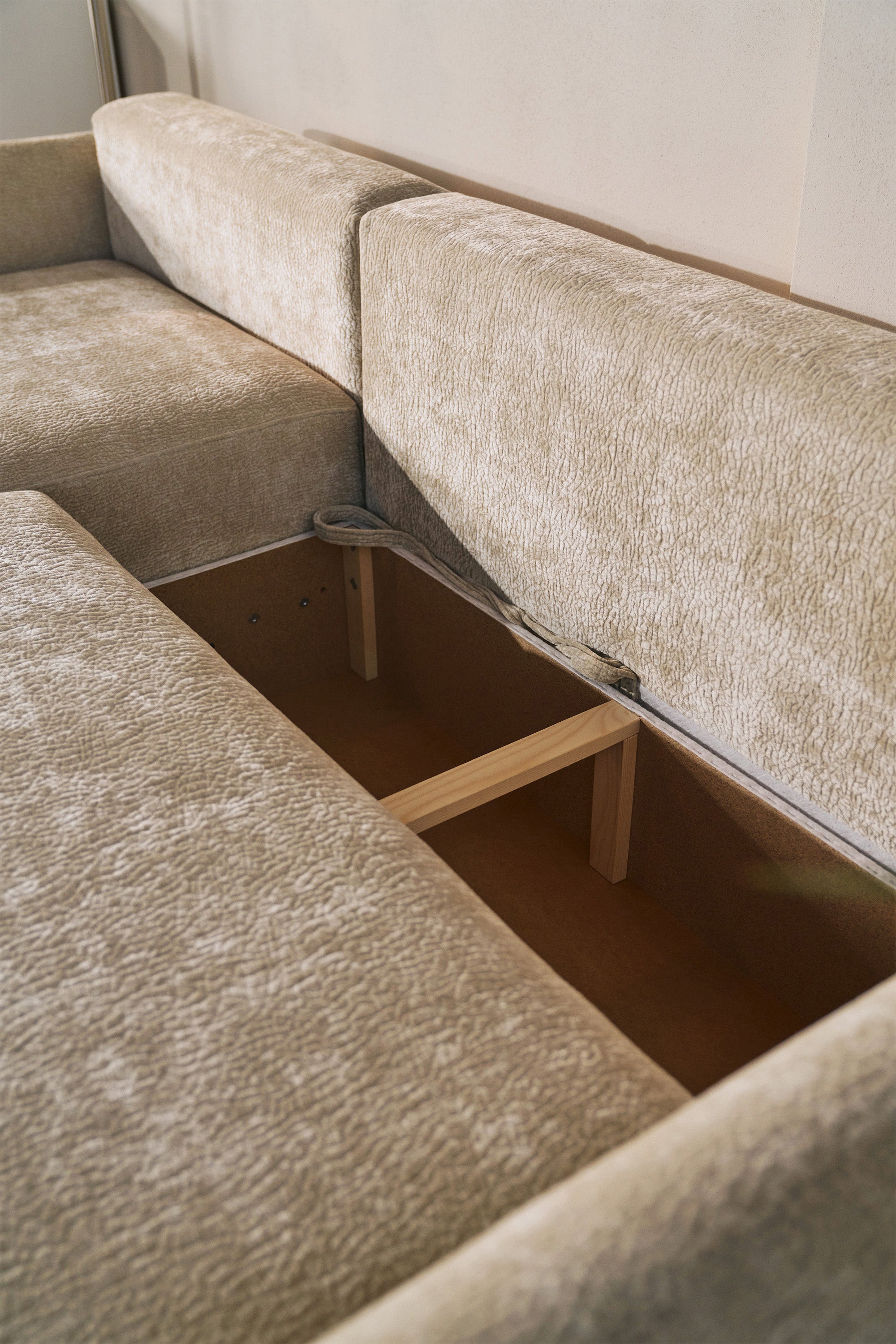 selsey-cushi-ecksofa-mit-schlaffunktion-l-form-links-mit-stauraum-beige-chenille image 7