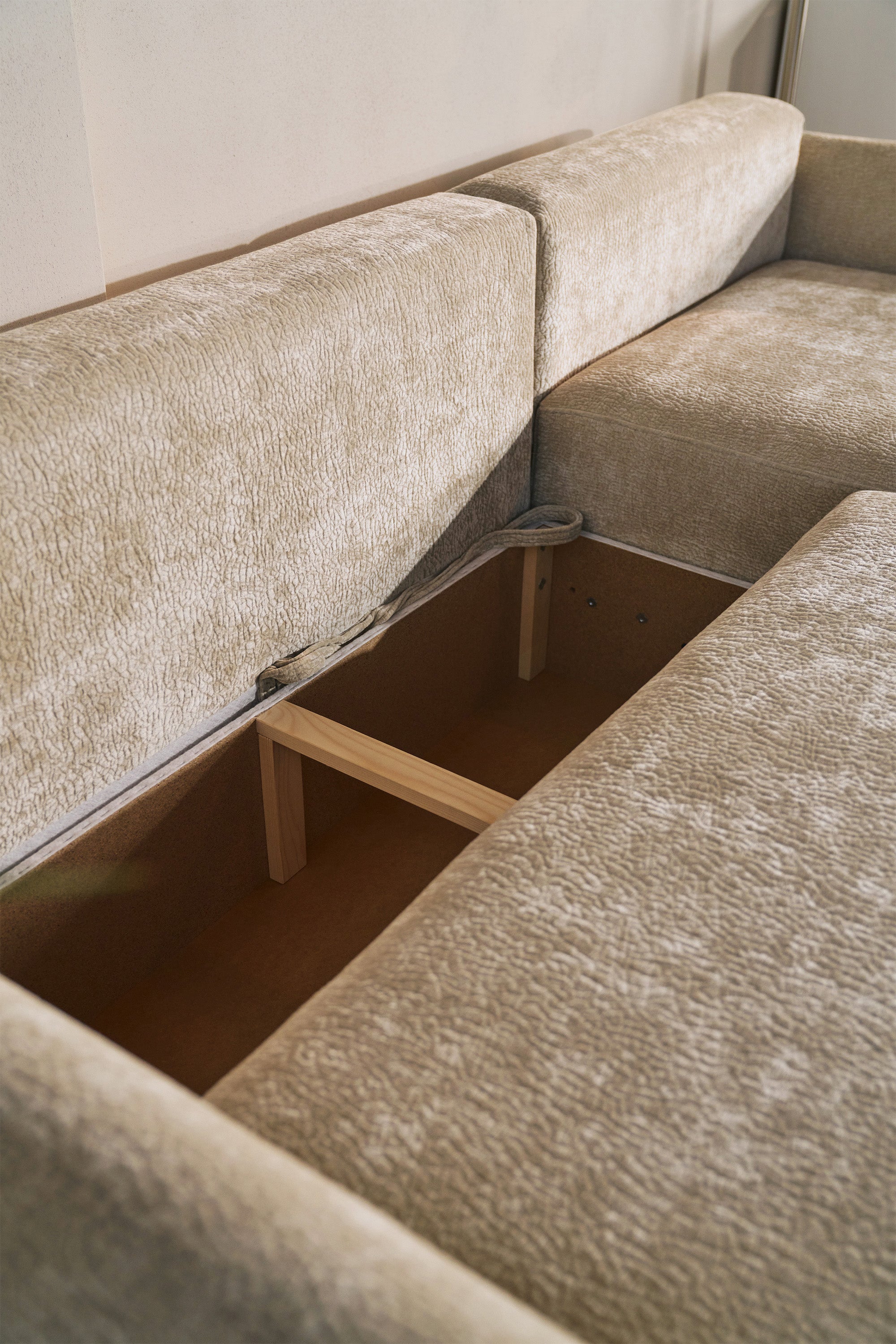 selsey-cushi-ecksofa-mit-schlaffunktion-rechts-l-form-mit-stauraum-beige-chenill image 7
