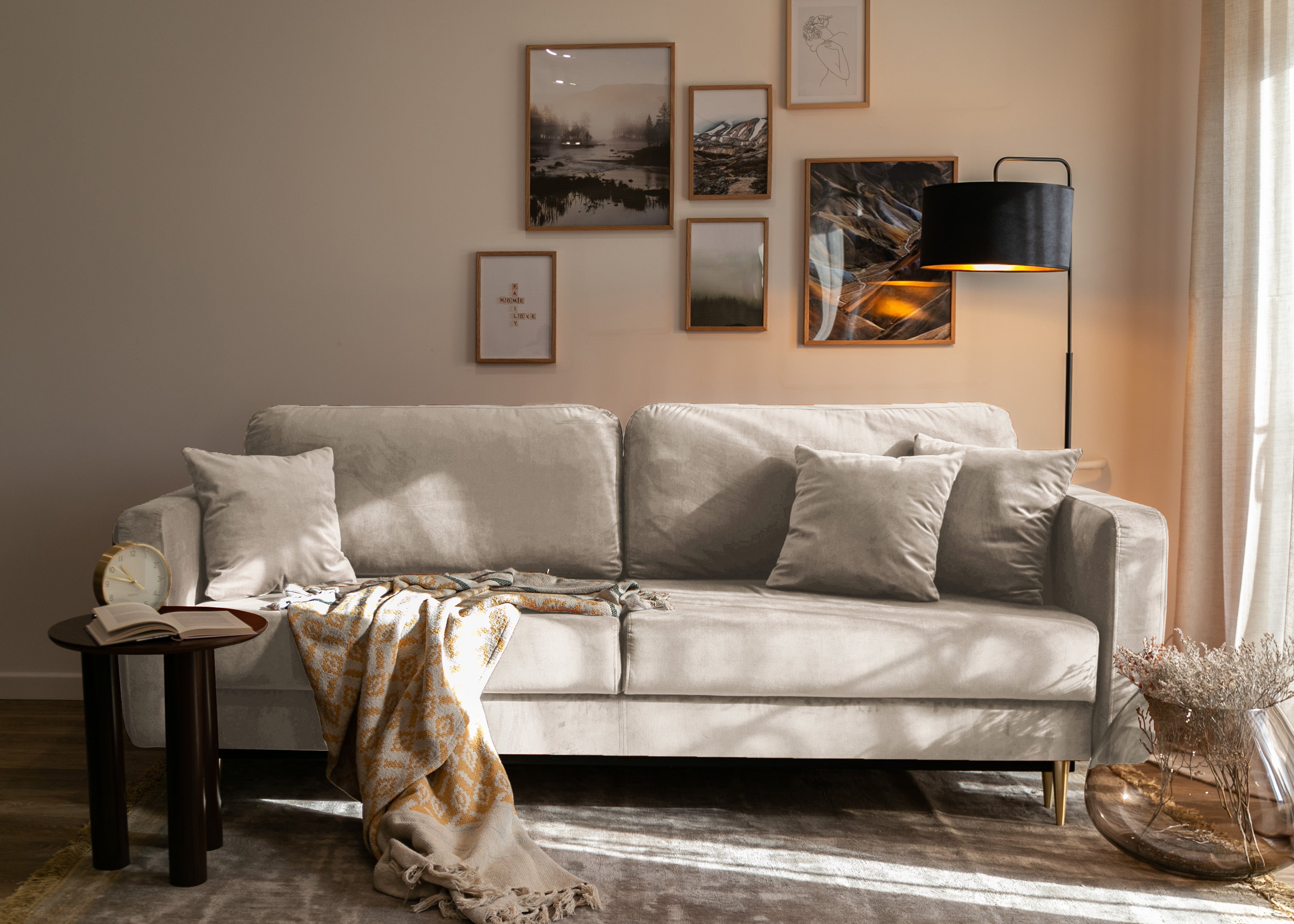 selsey-valico-ausziehbares-dreisitzer-sofa-beige-samt-wasserabweisend image 2