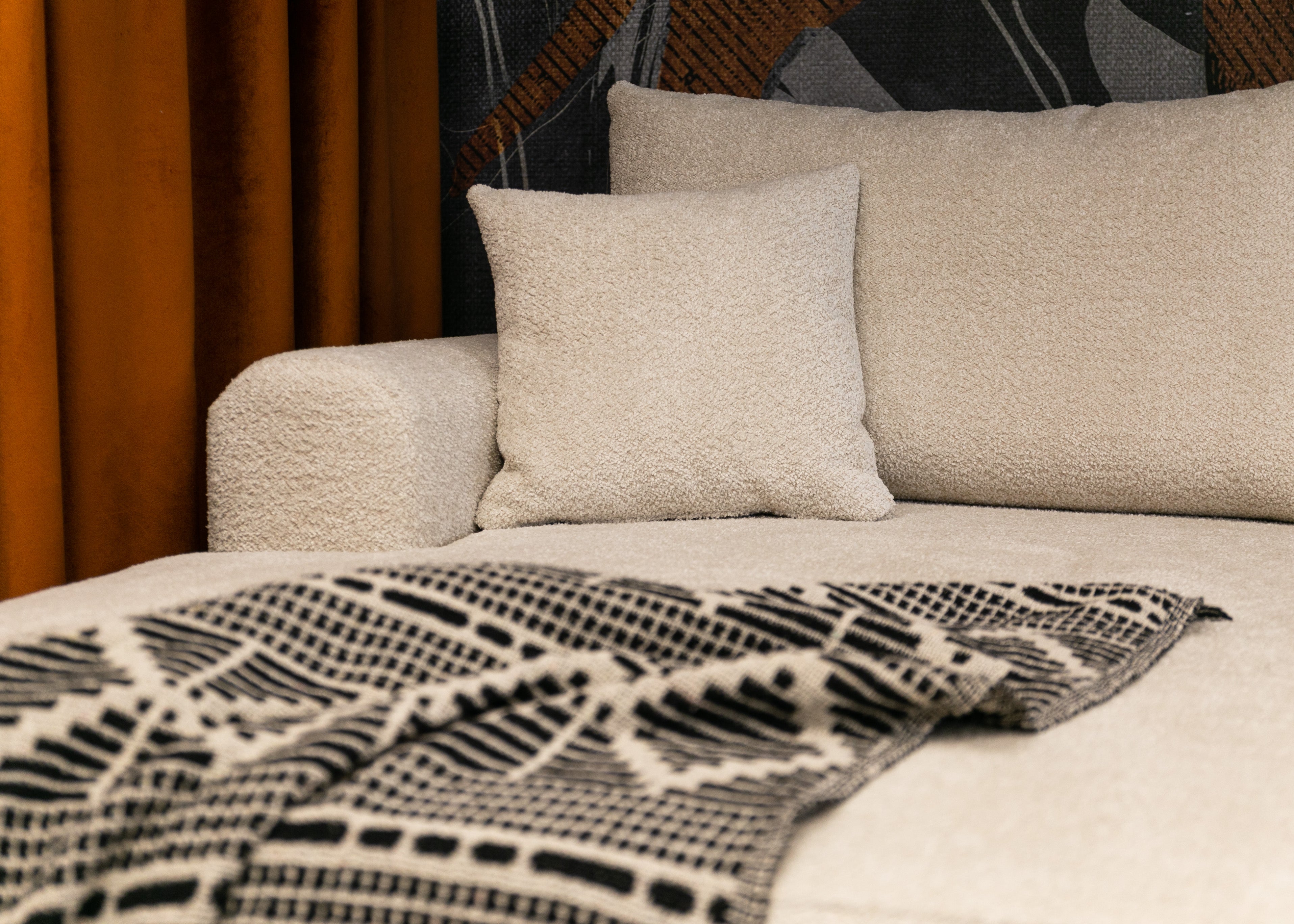selsey-ovo-ecksofa-u-mit-schlaffunktion-und-stauraum-beige-boucl image 4
