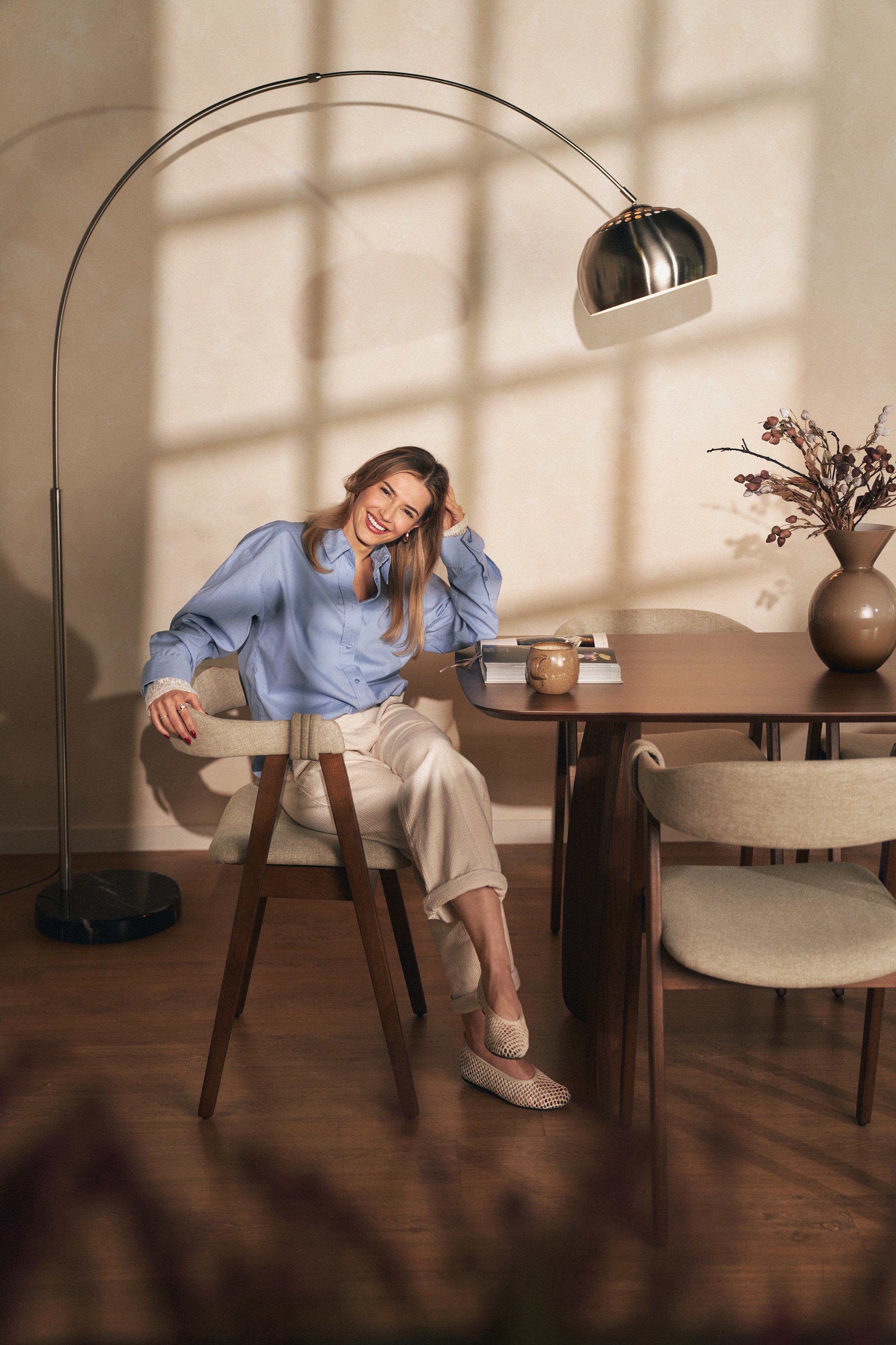 selsey-inneles-holzstuhl-esszimmer-kautschukholz-nussbaum-beige-gepolstert image 8