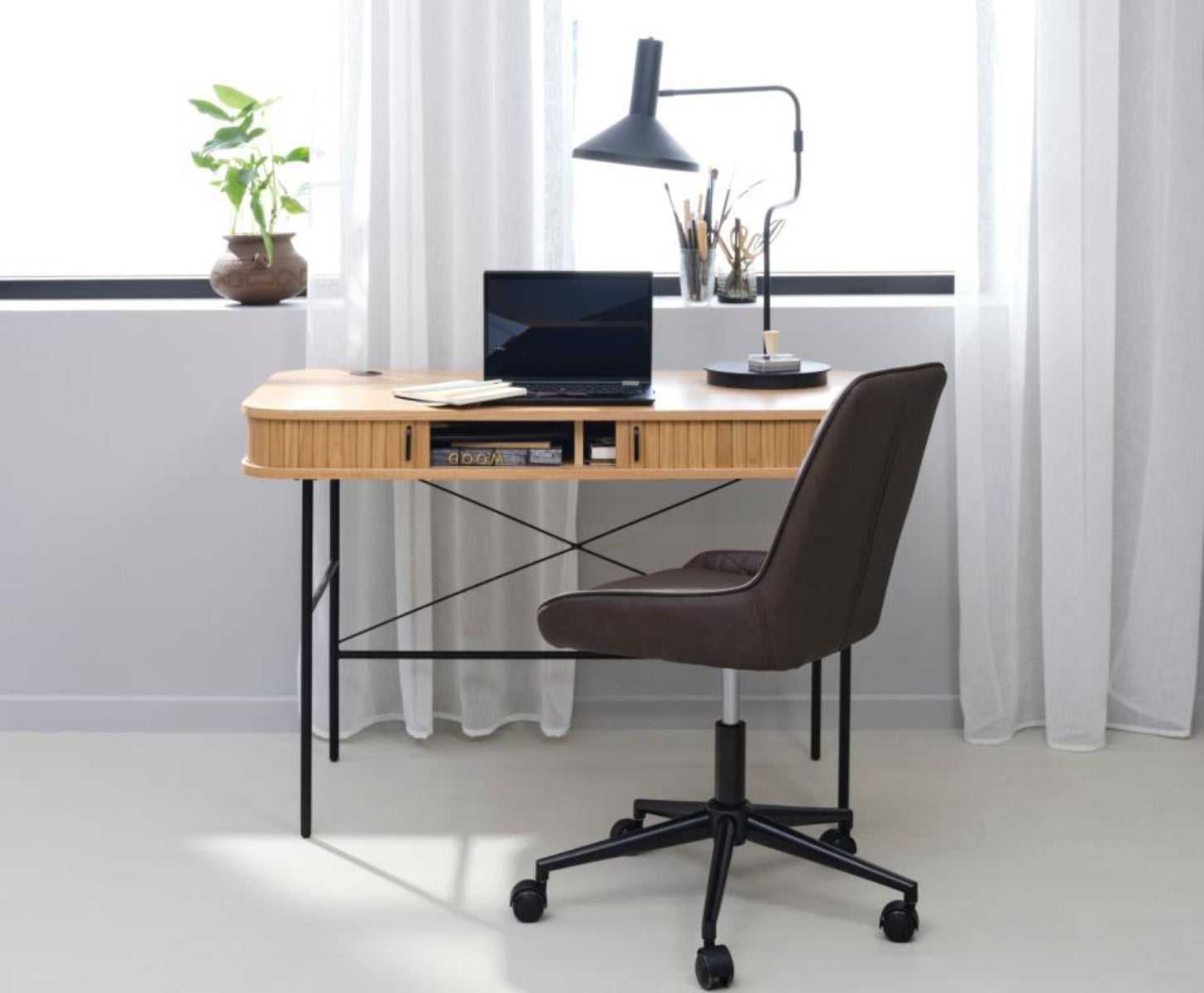 selsey-gativel-schreibtisch-120x60-cm-eiche-natur-mit-lamellen-t-ren image 7