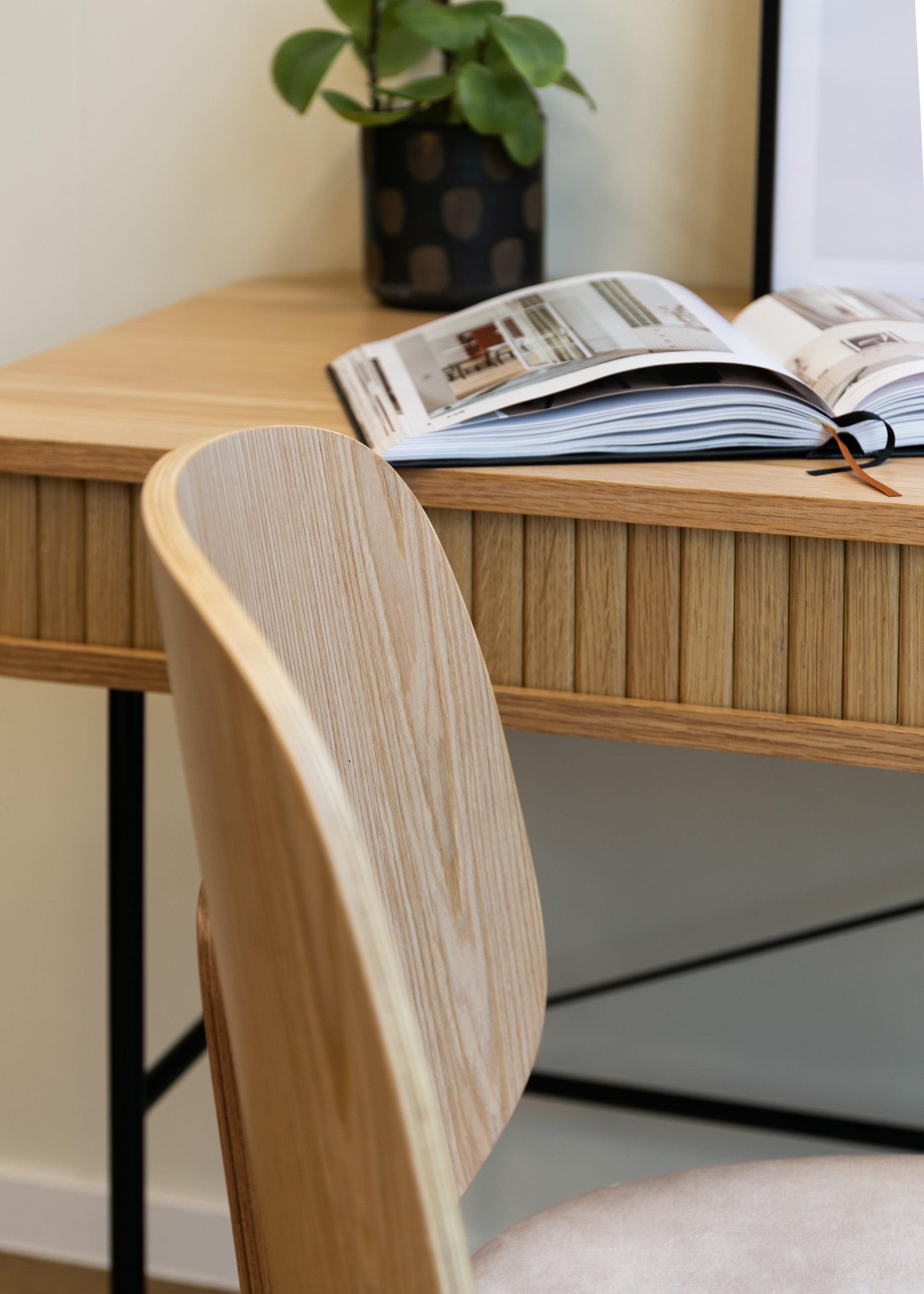 selsey-gativel-schreibtisch-120x60-cm-eiche-natur-mit-lamellen-t-ren image 3