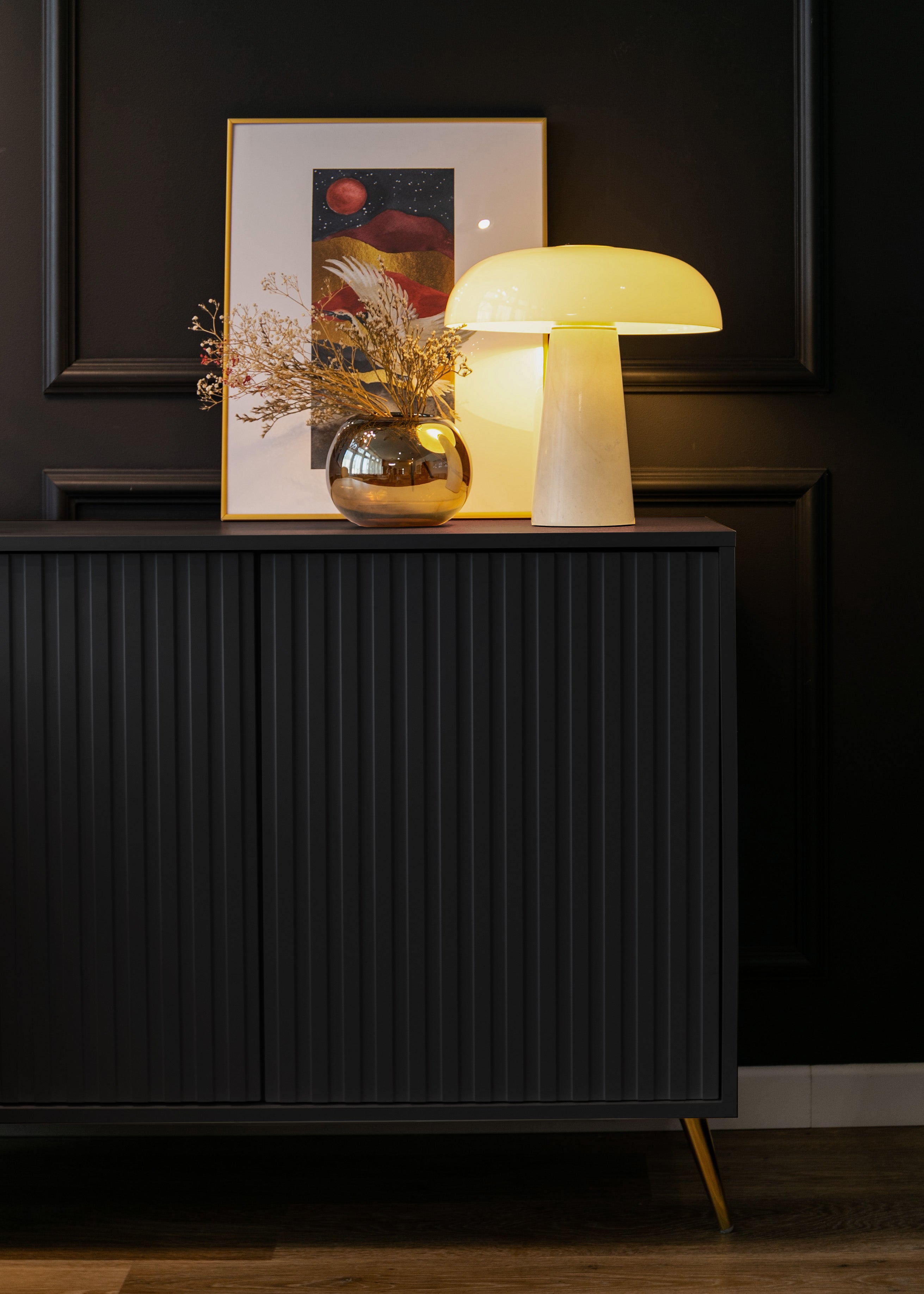 selsey-bello-kommode-mit-lamellenfront-104-cm-schwarz-mit-goldenen-beinen image 3