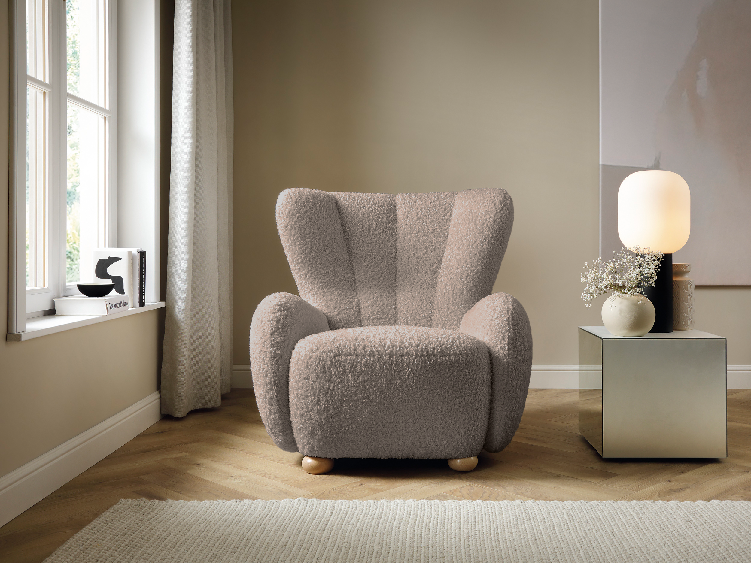 selsey-milele-schalensitz-boucl-beige-mit-buchenholzbeinen image 2