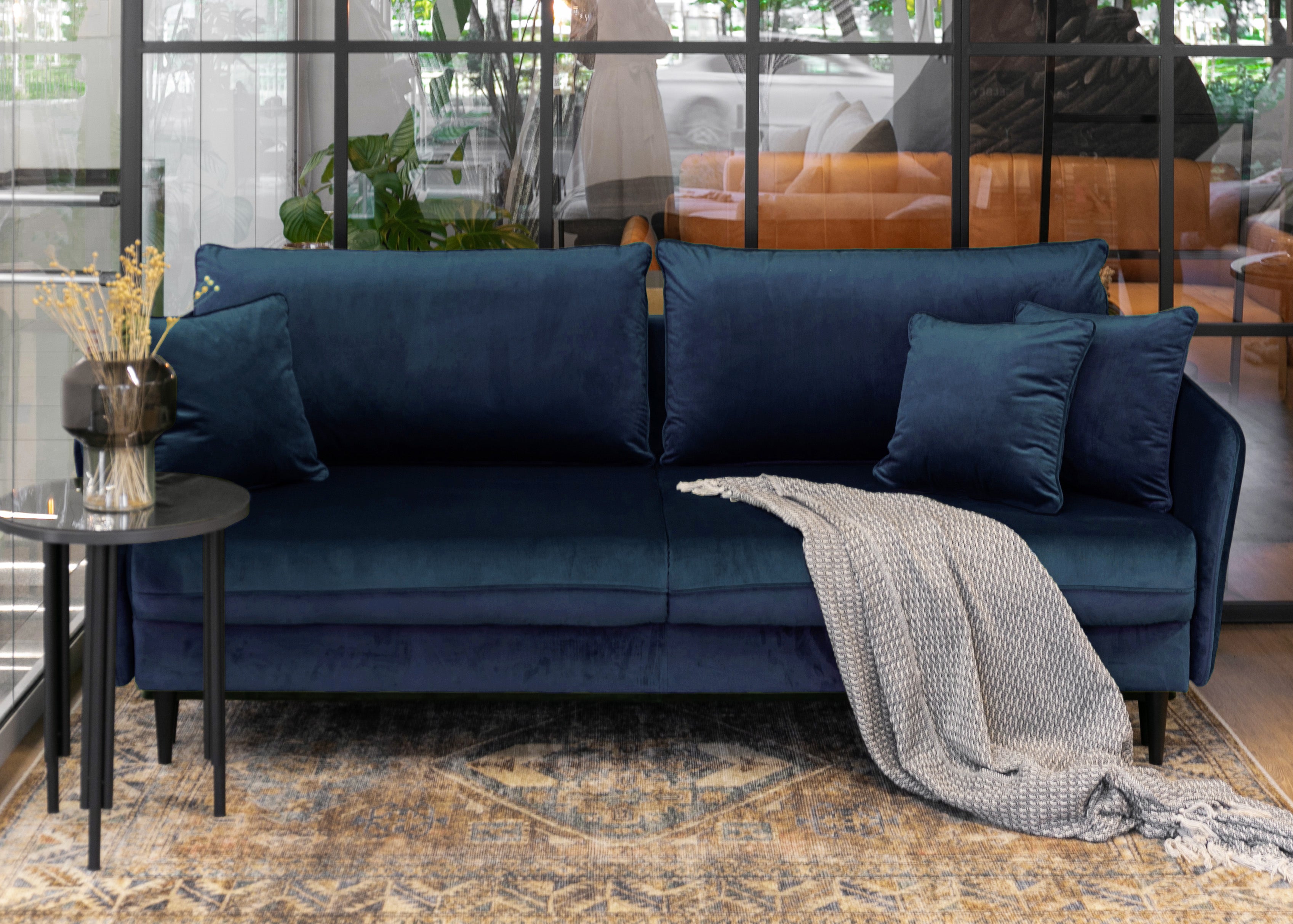 selsey-volio-3-sitzer-sofa-ausklappbar-samtblau-wasserabweisend-mit-schwarzen-be image 2