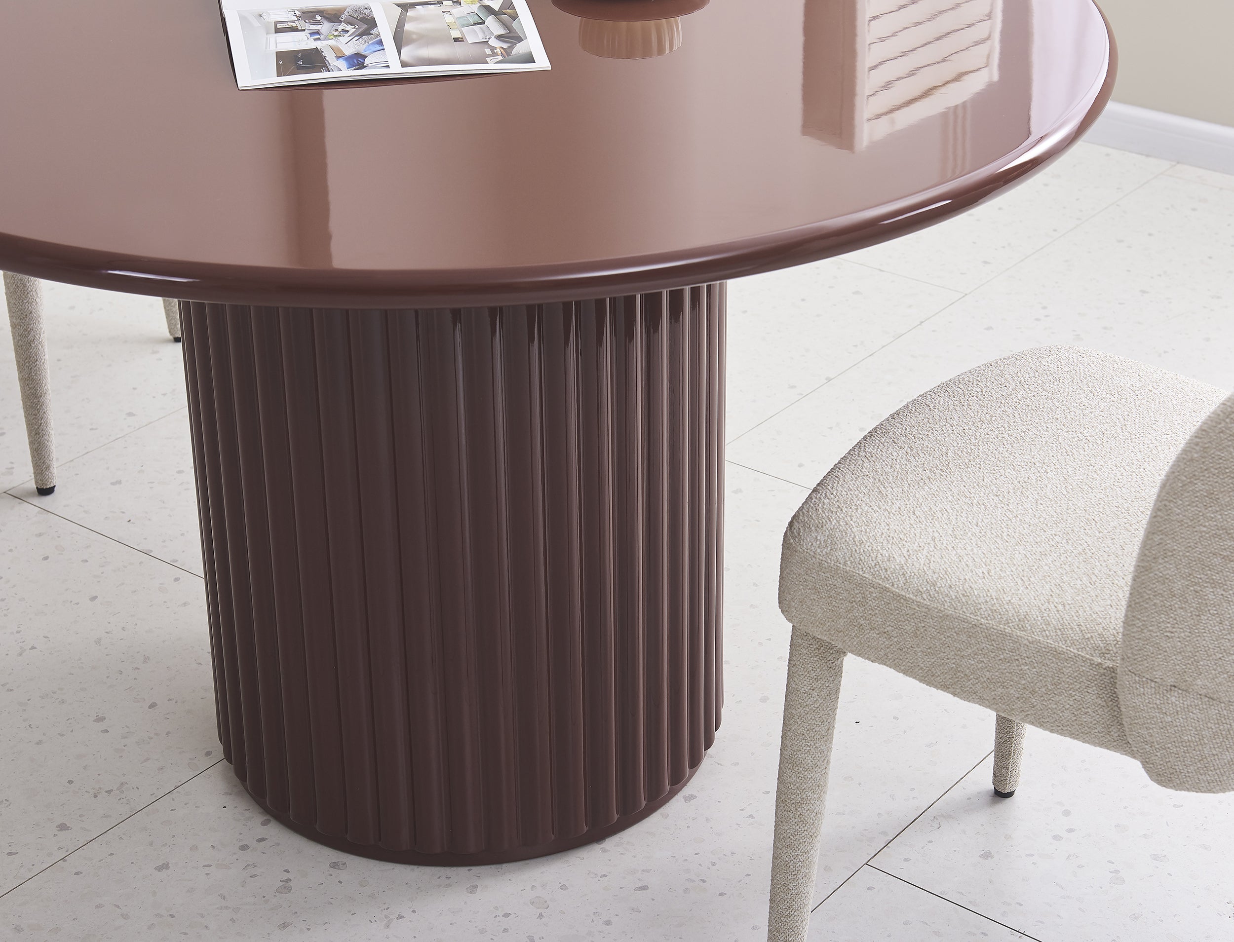 selsey-prinise-runder-esstisch-120-cm-bordeaux-hochglanz image 4
