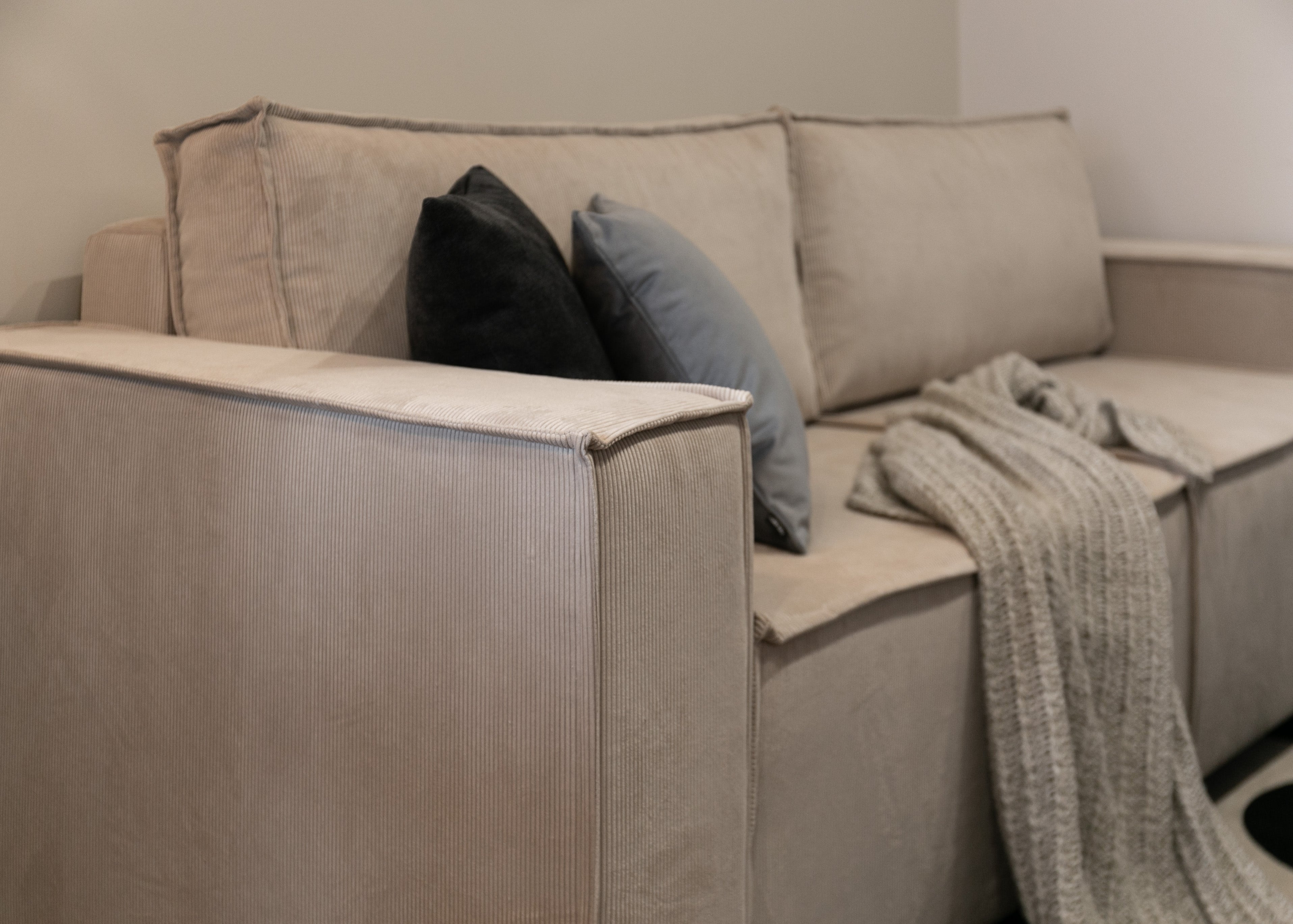 selsey-copertino-dreisitziges-sofa-ausklappbar-beige-cord image 8