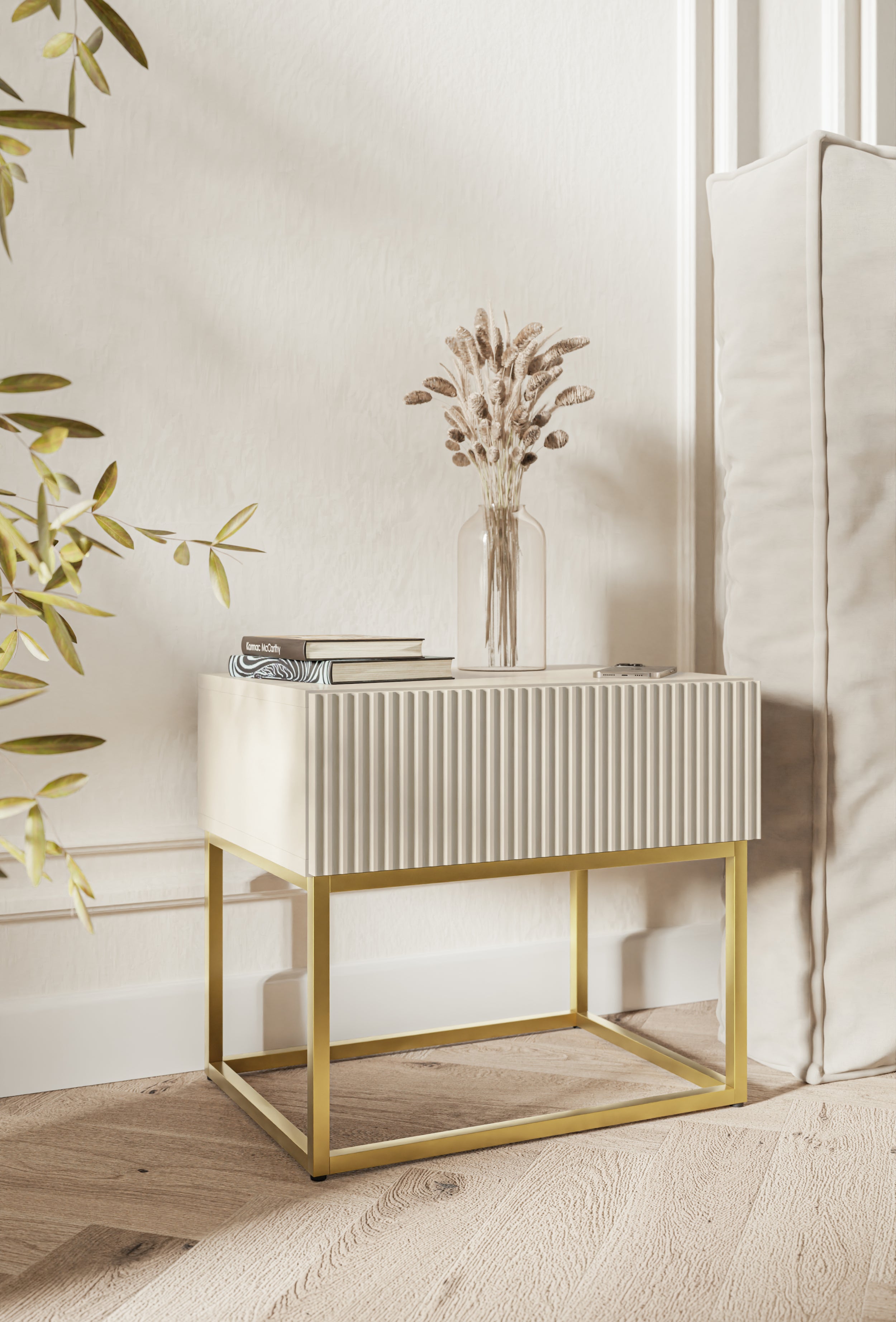 selsey-veldio-nachttisch-mit-gefr-ster-front-und-schublade-50-cm-grau-mit-golden image 2