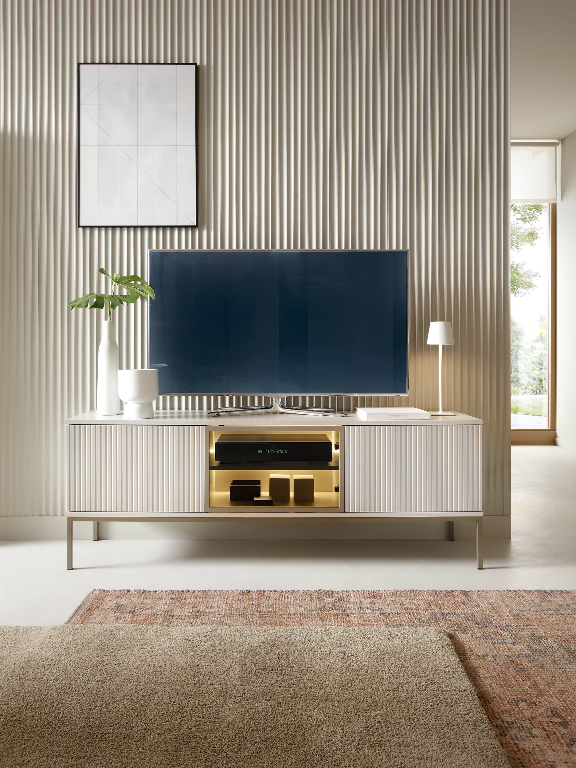 selsey-tosena-tv-schrank-154-cm-mit-dreht-ren-und-led-kaschmir image 2