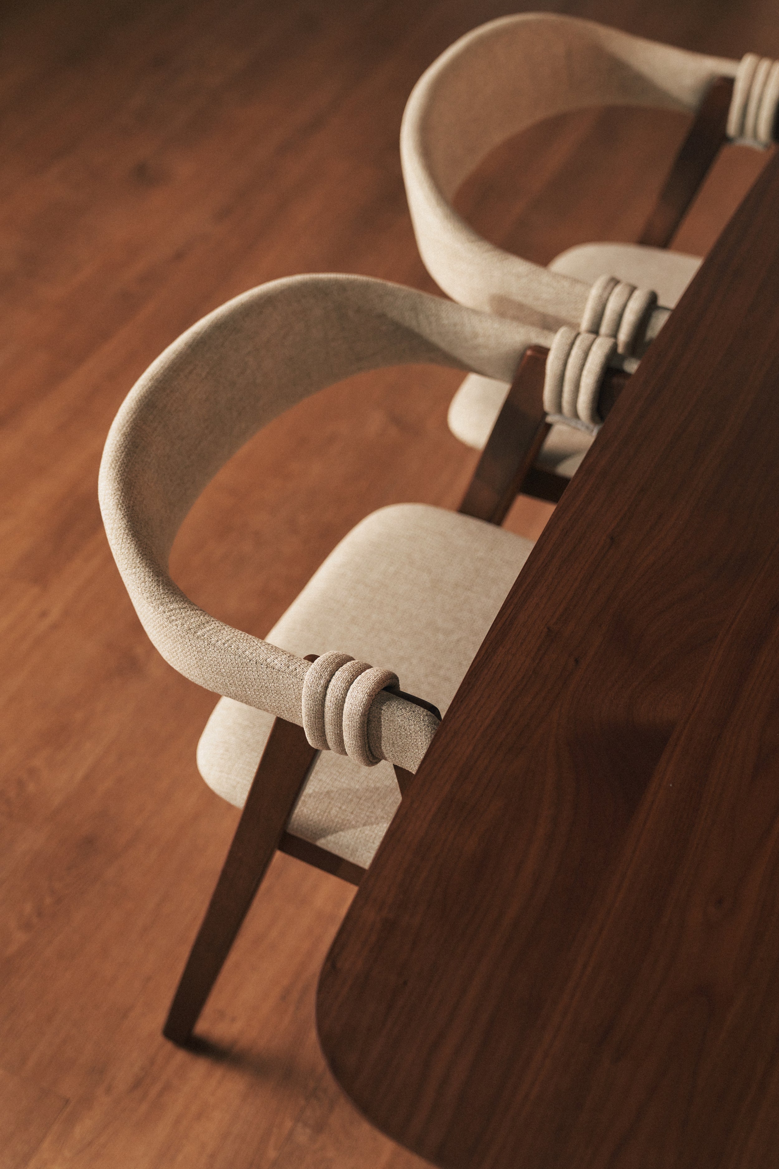 selsey-inneles-holzstuhl-esszimmer-kautschukholz-nussbaum-beige-gepolstert image 4