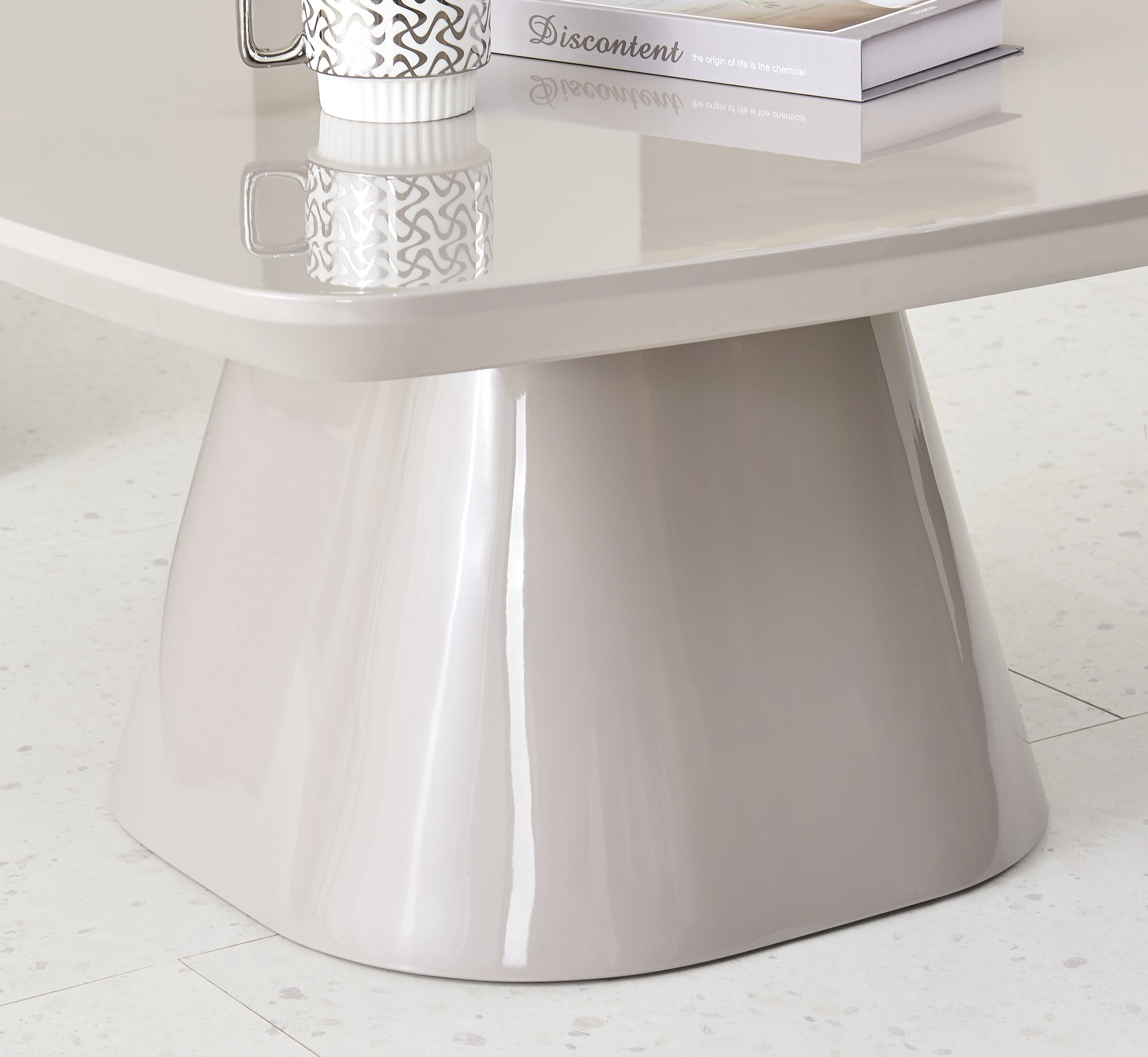 selsey-adievent-couchtisch-80x80-cm-hellgrau-hochglanz image 4