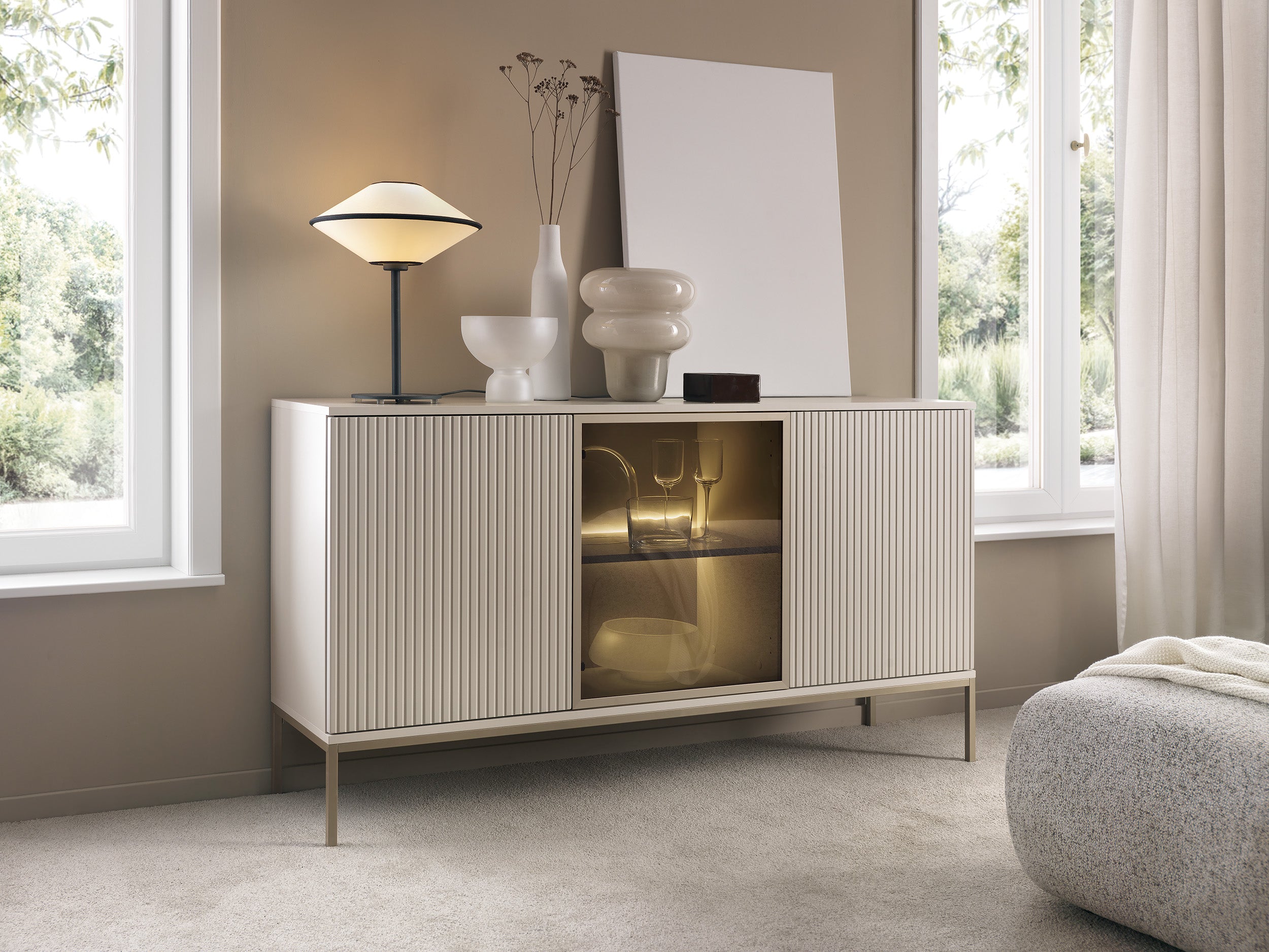 selsey-tosena-kommode-154-cm-mit-drei-t-ren-und-led-beleuchtung-kaschmir image 2