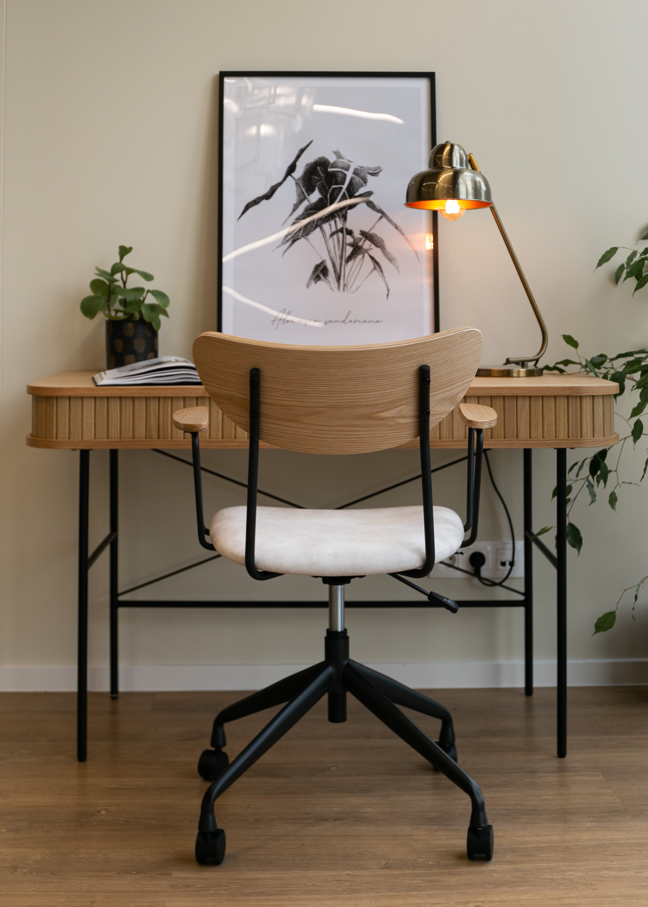 selsey-gativel-schreibtisch-120x60-cm-eiche-natur-mit-lamellen-t-ren image 6
