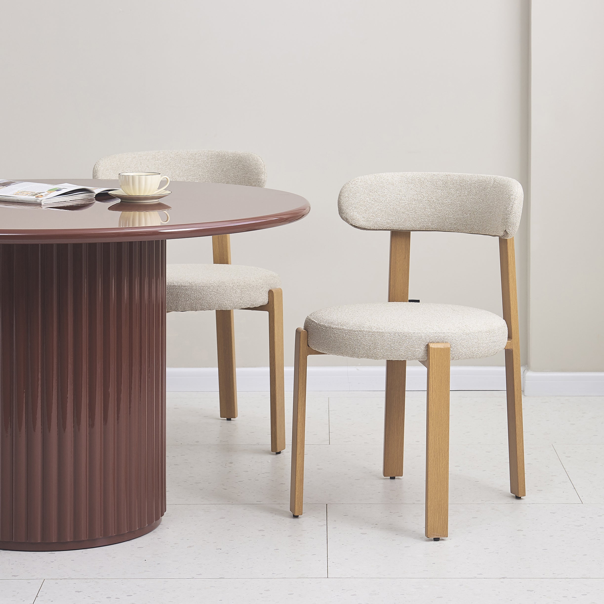 selsey-afinatte-esszimmerstuhl-boucl-beige-mit-metallbeinen image 2