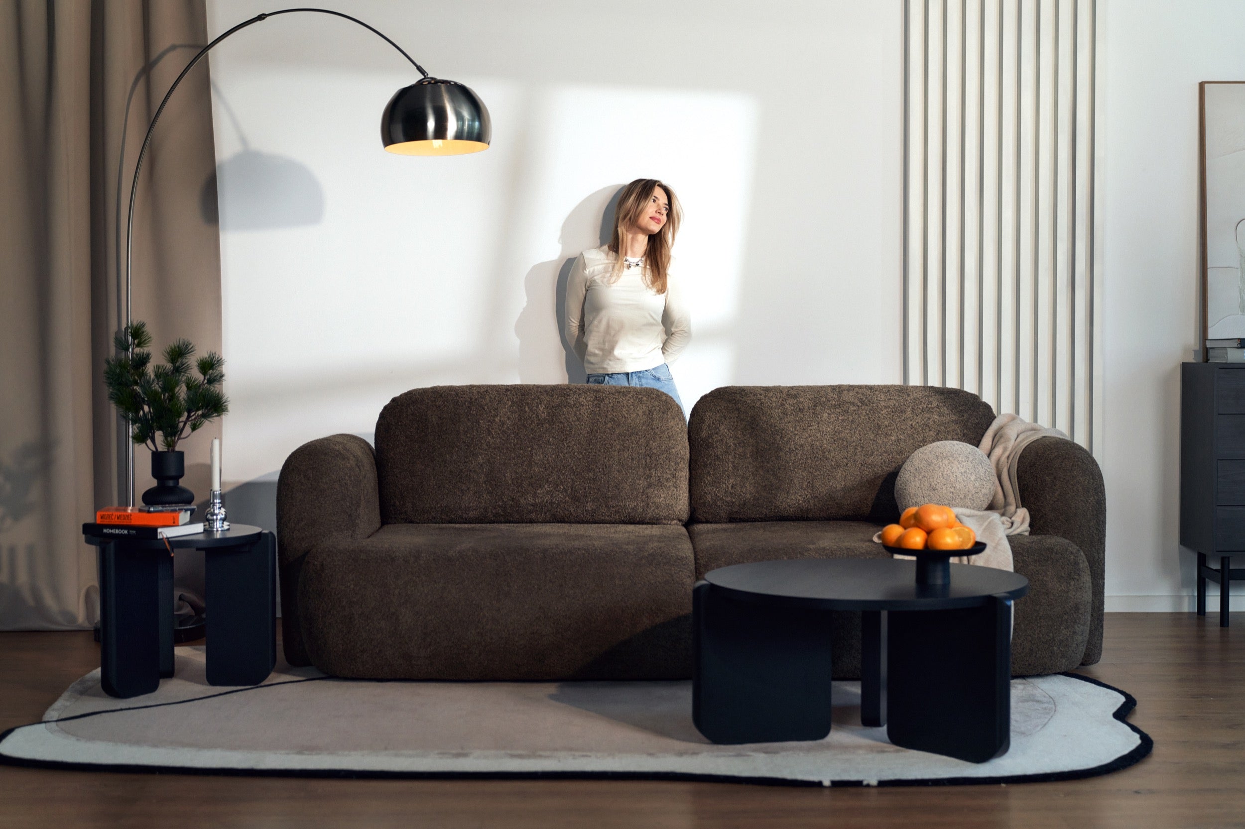 selsey-preffines-s-runder-couchtisch-50-cm-esche-schwarz image 3