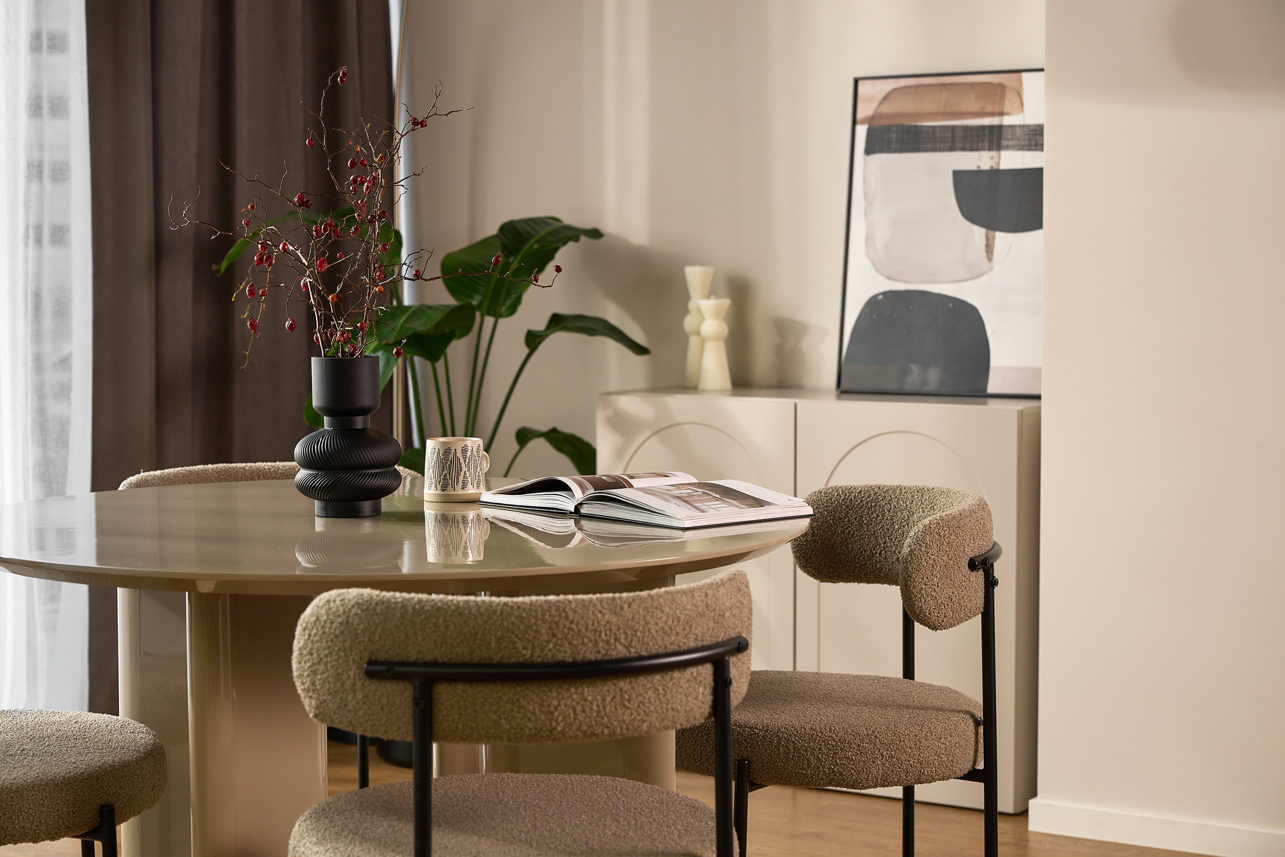 selsey-plowles-esstisch-durchmesser-120-cm-beige-hochglanz image 5