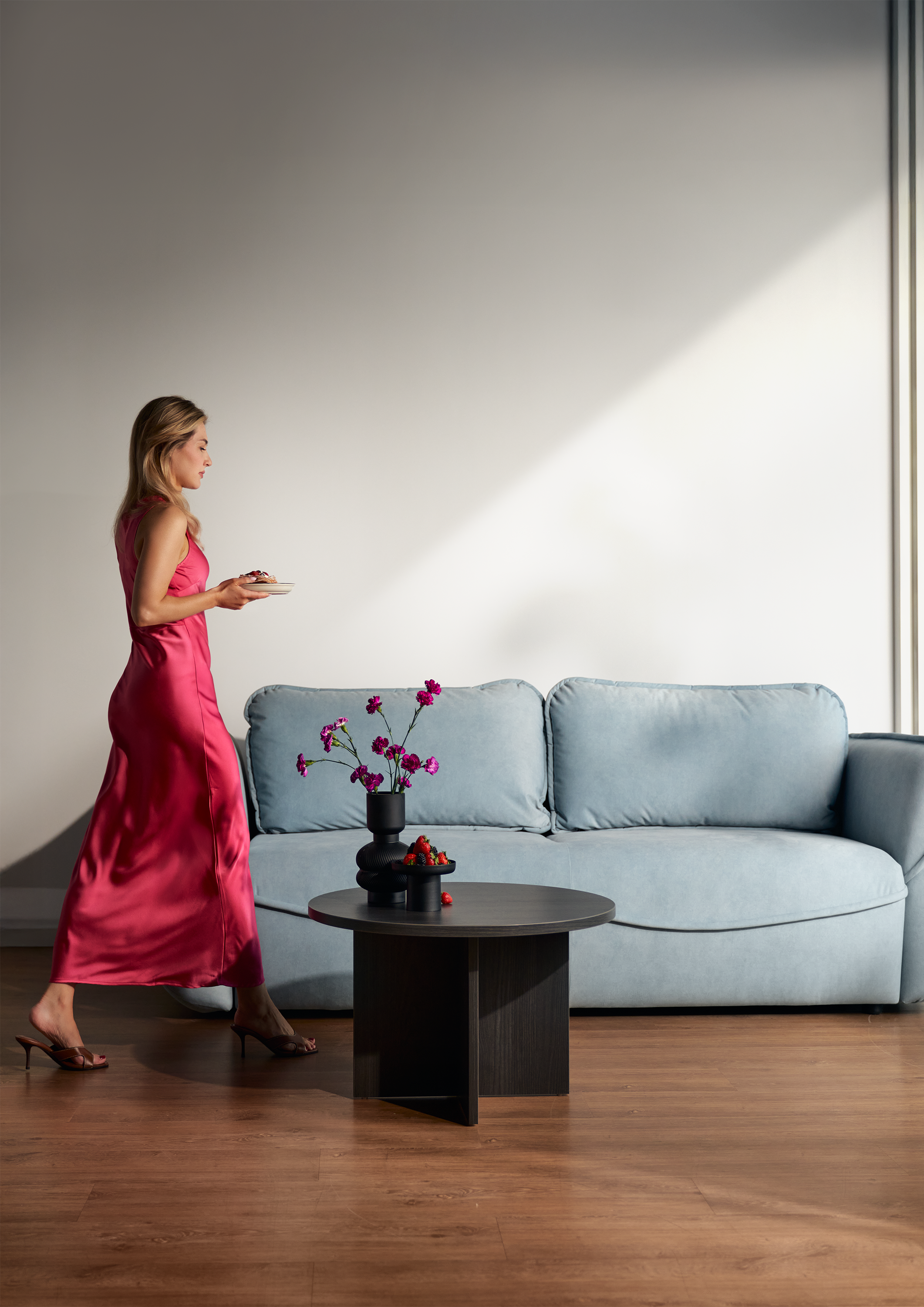 selsey-cutie-dreisitziges-schlafsofa-ausklappbar-mit-stauraum-hellblauer-pflegel image 4