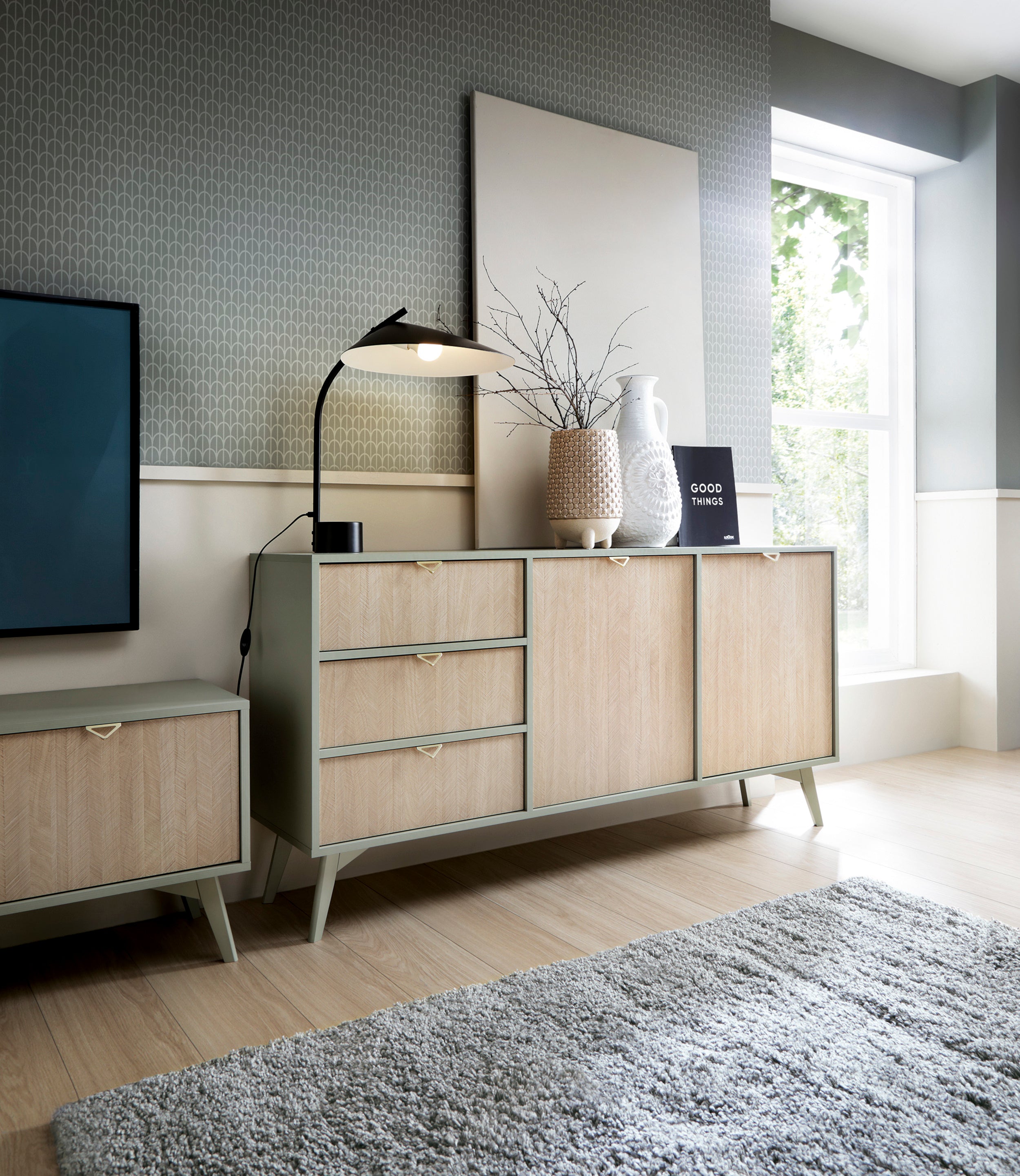 selsey-favoria-kommode-158-cm-eukalyptus-fischgr-t-mit-2-t-ren-und-schubladen-go image 2