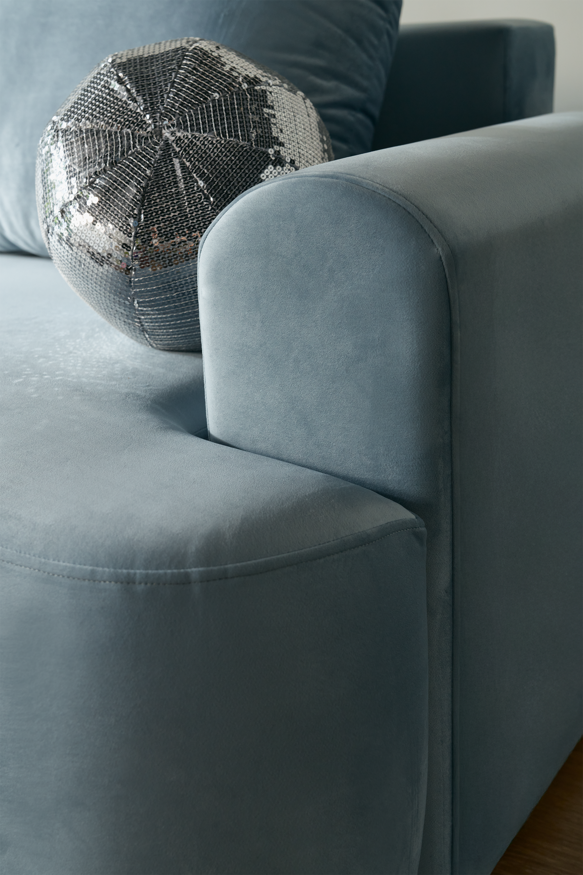 selsey-ovo-ecksofa-mit-schlaffunktion-l-form-links-mit-stauraum-hellblauer-samt image 8