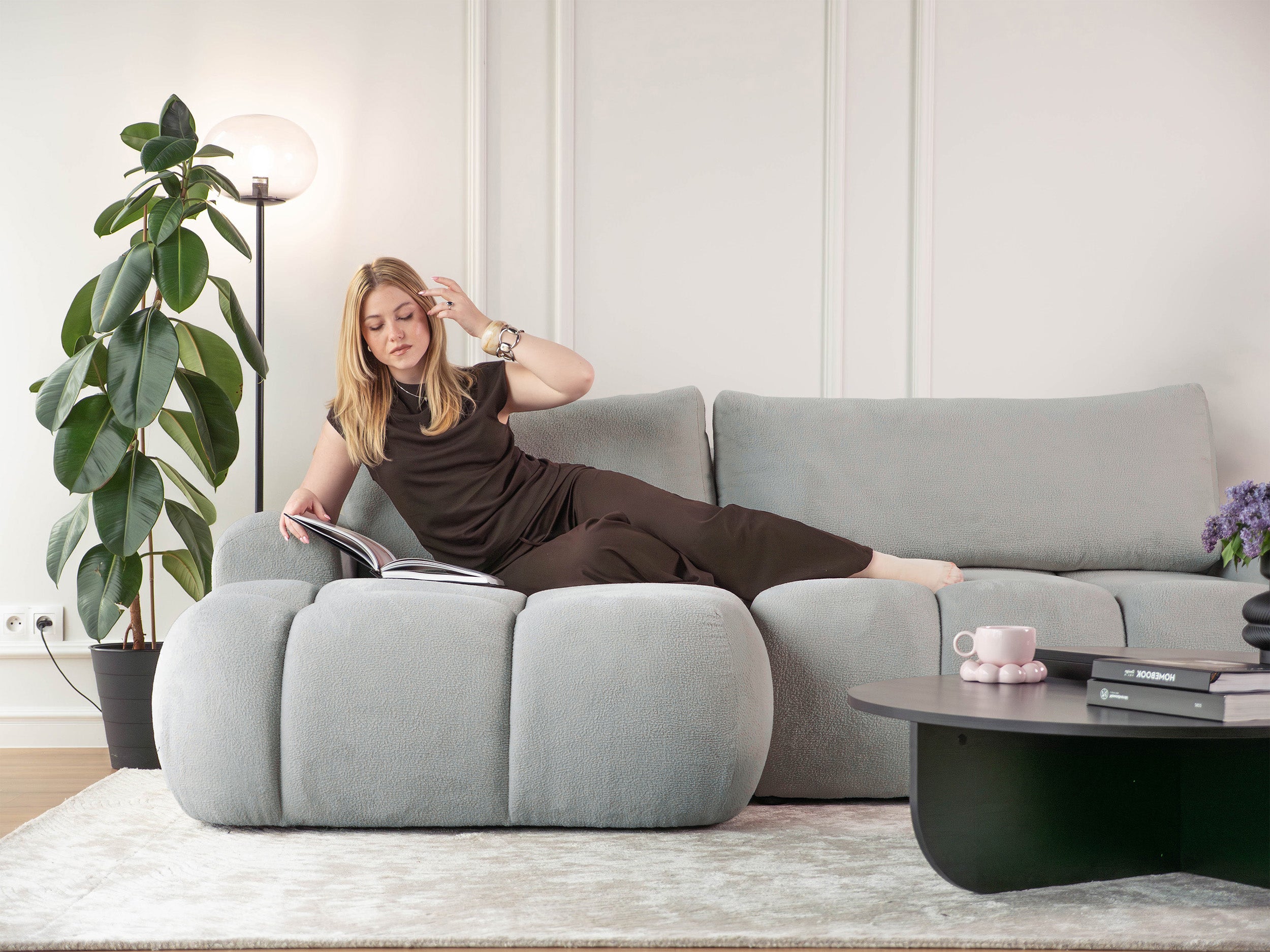 selsey-ombo-mini-ecksofa-mit-schlaffunktion-links-hellgrau-boucl-mit-stauraum image 6