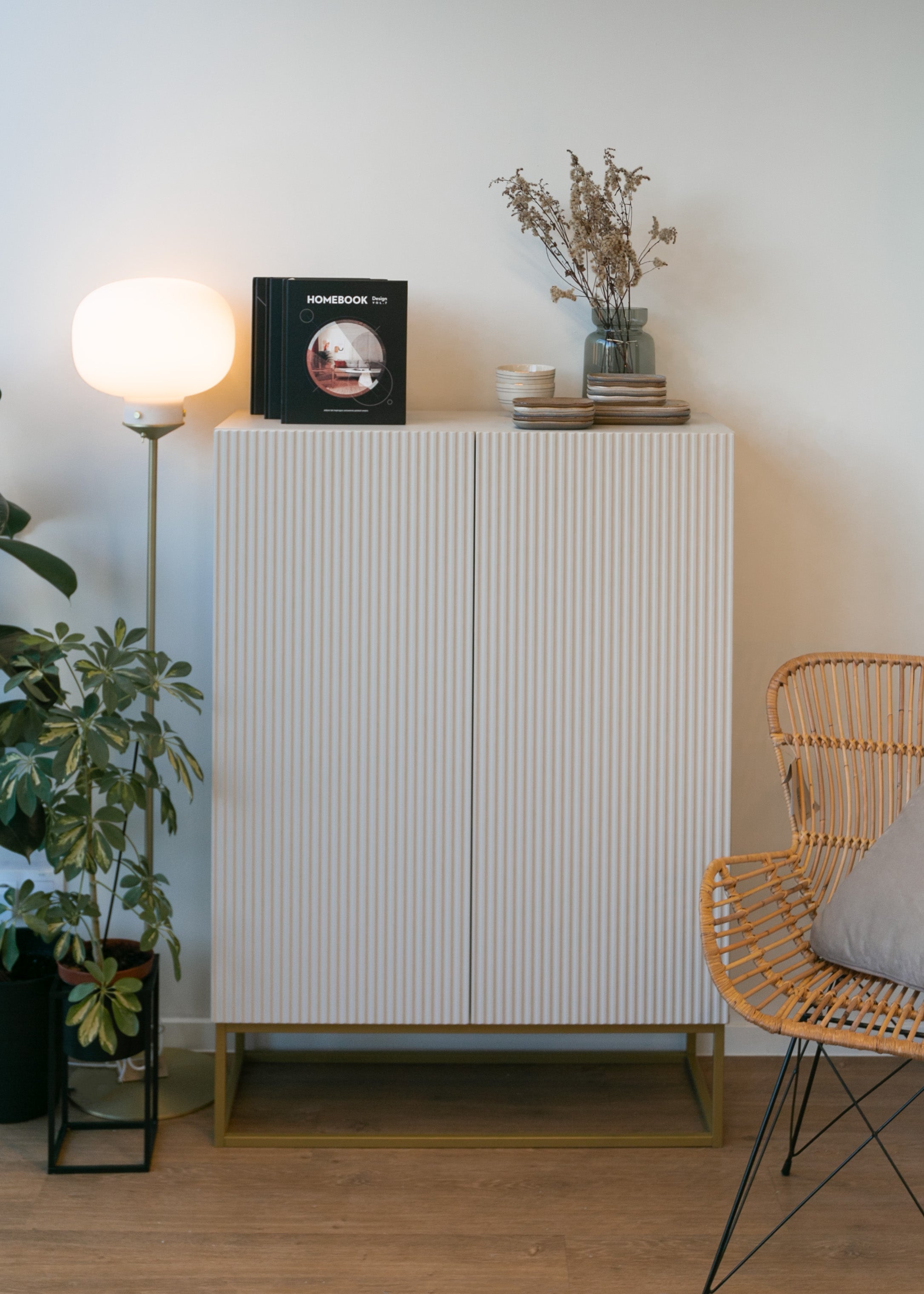 selsey-veldio-kommode-zweit-rig-90-cm-grau-beige-mit-gefr-ster-front-und-goldene image 3
