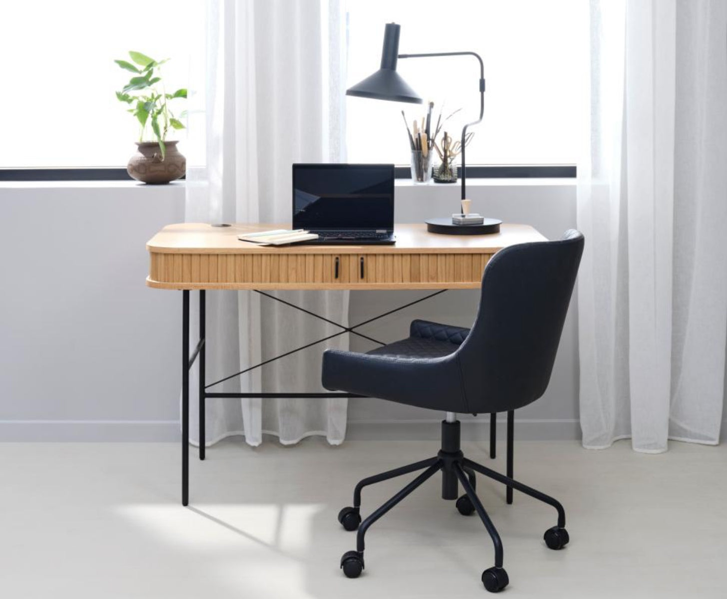 selsey-gativel-schreibtisch-120x60-cm-eiche-natur-mit-lamellen-t-ren image 8