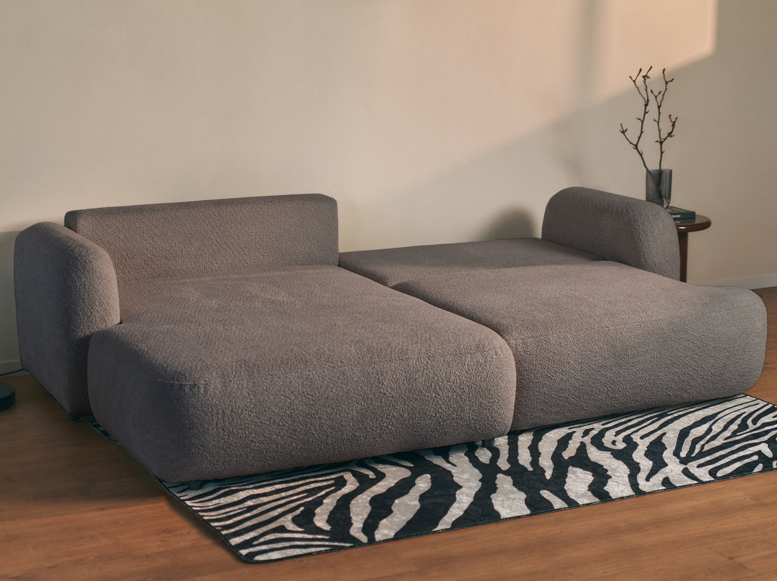 selsey-tvoya-ecksofa-l-links-mit-schlaffunktion-grau-braunes-boucl image 3
