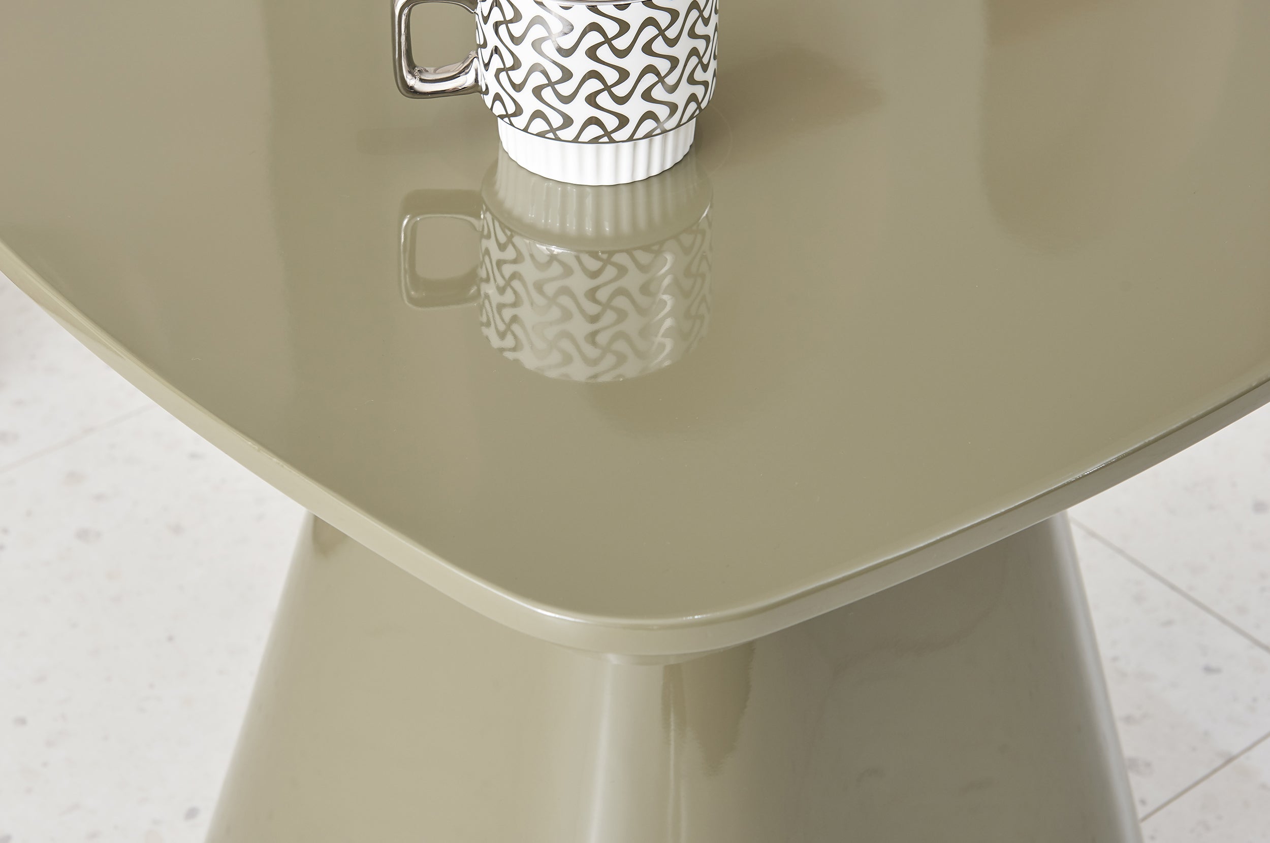 selsey-floone-couchtisch-60x60-cm-olivgr-n-hochglanz image 3