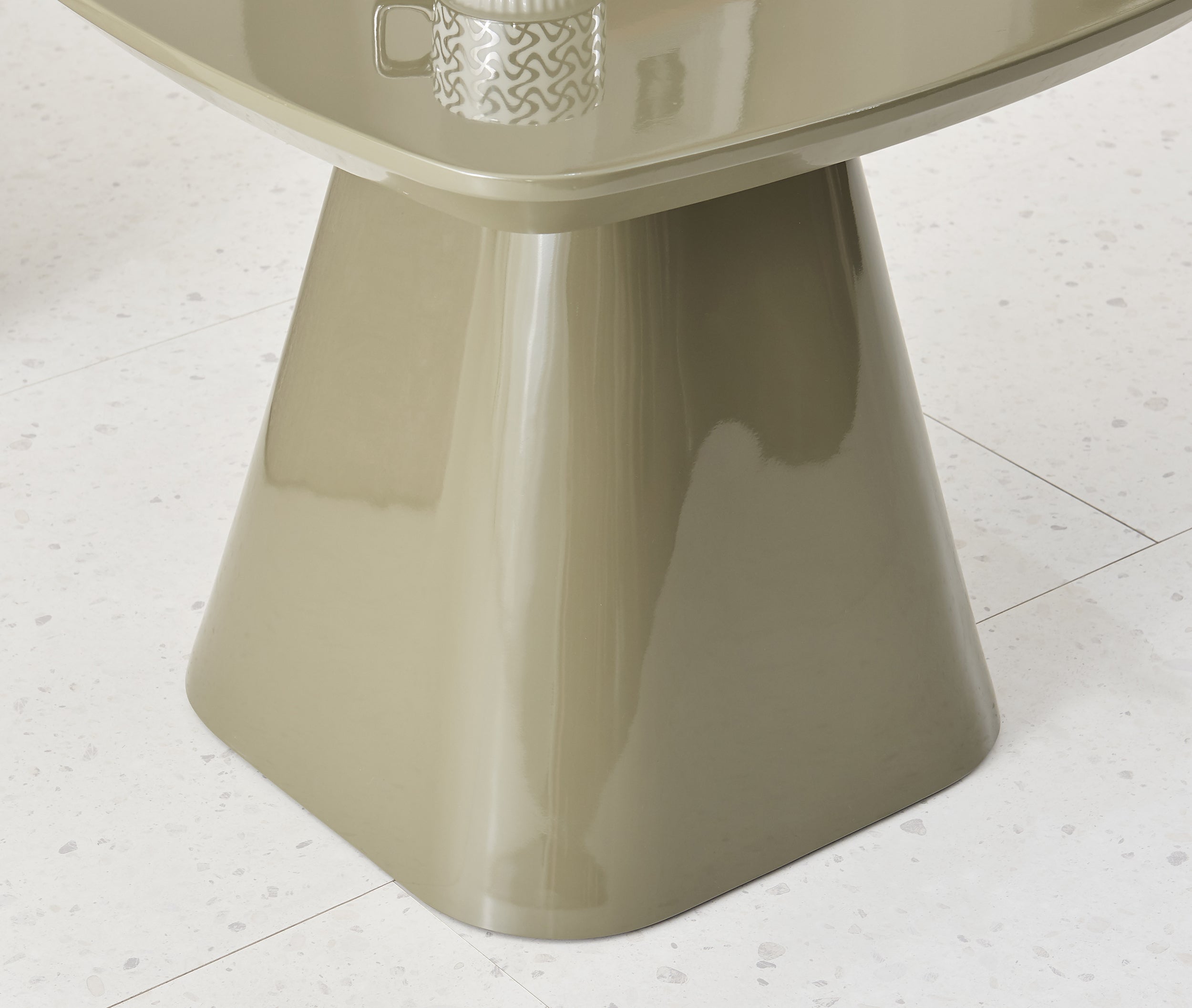 selsey-floone-couchtisch-60x60-cm-olivgr-n-hochglanz image 4