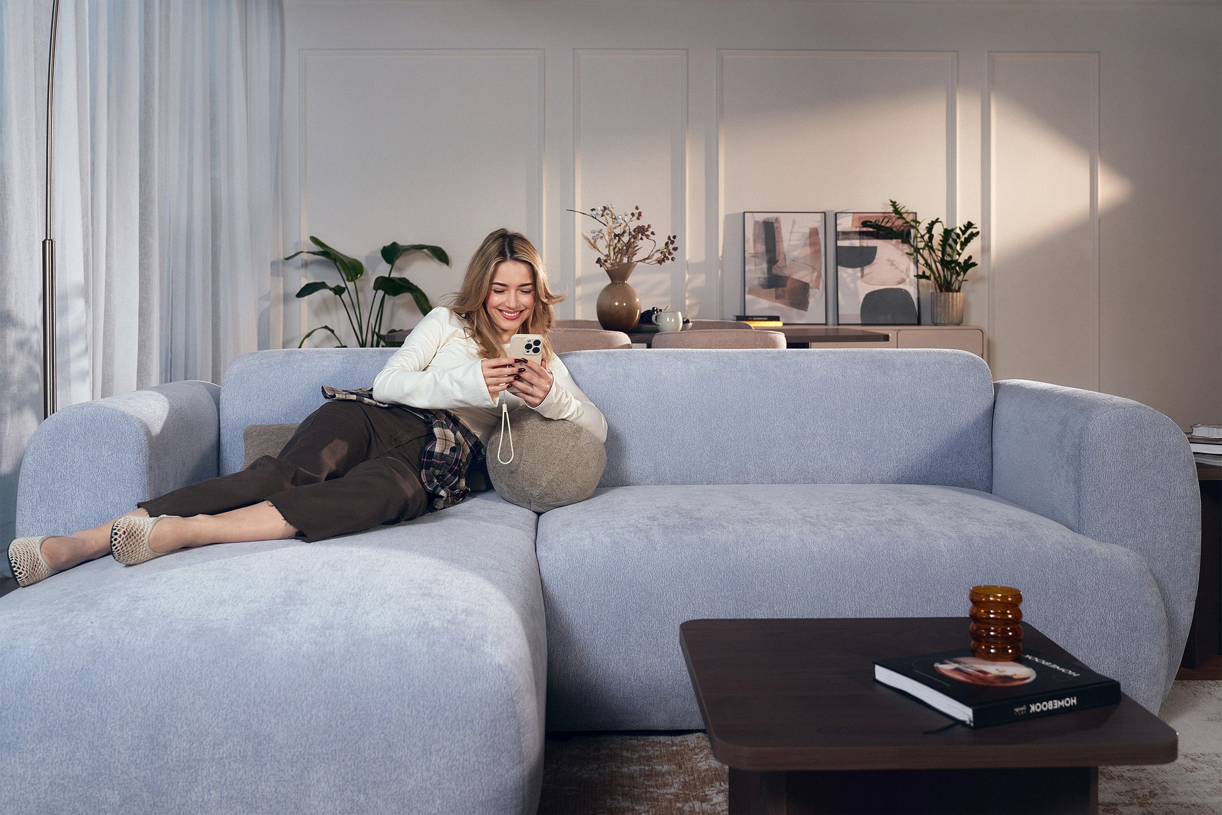 selsey-emia-ecksofa-l-form-mit-schlaffunktion-chenille-hellblau-linksseitig image 8