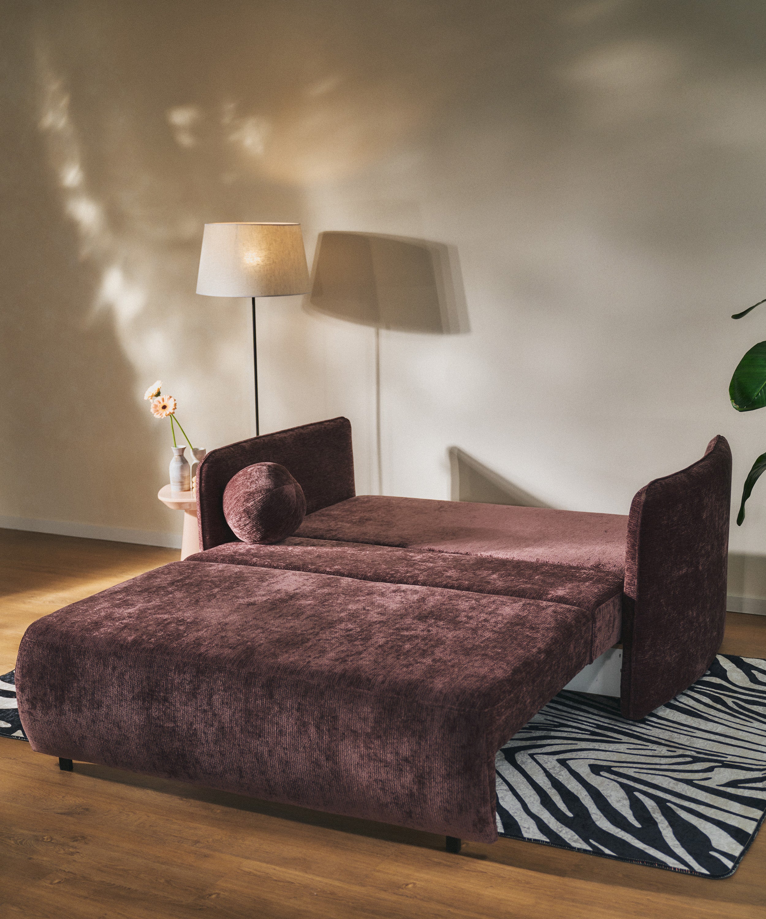 selsey-paxi-ausziehbares-zweisitzer-sofa-165-cm-mit-stauraum-pflaume-chenille image 3
