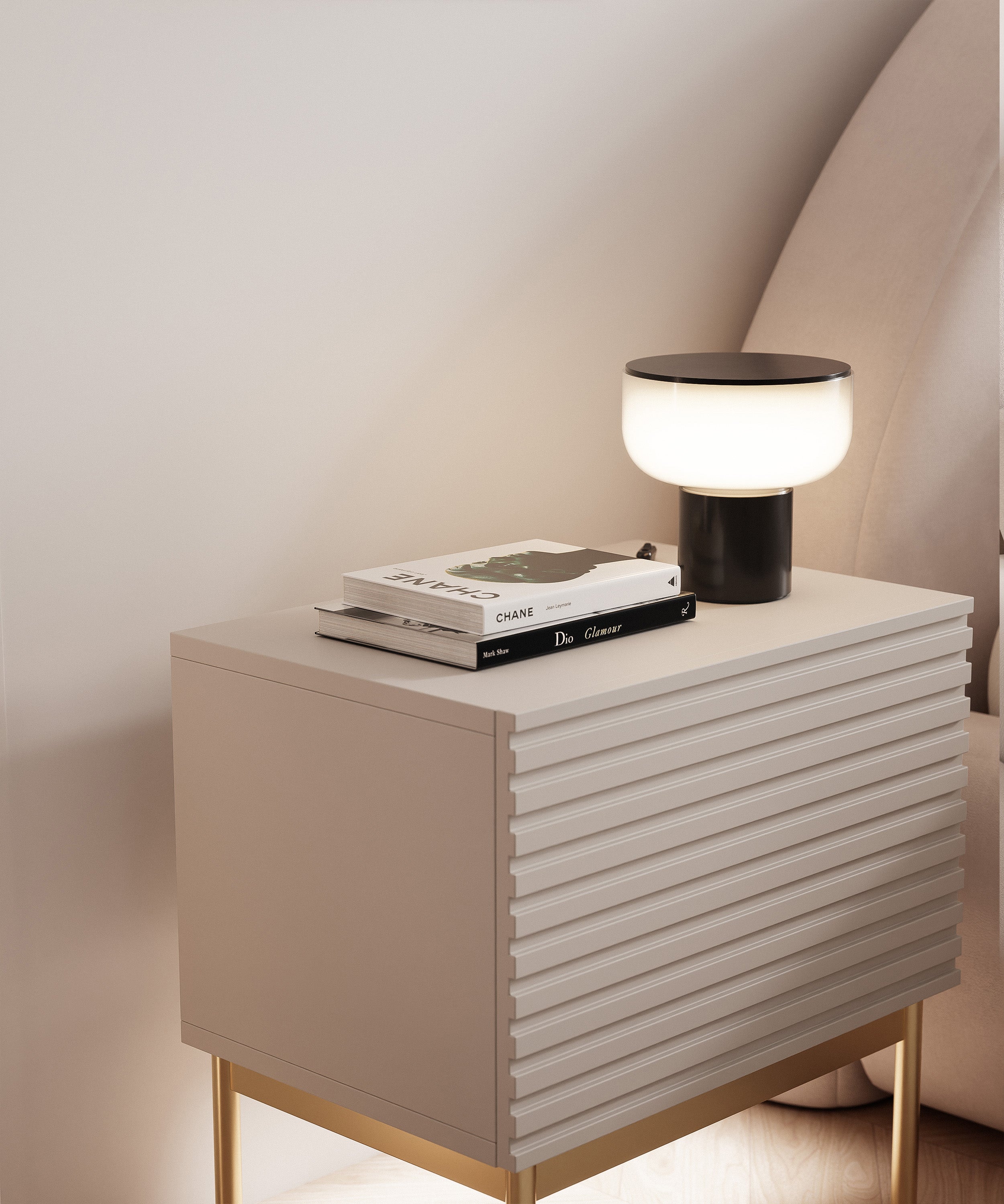 selsey-linearis-nachttisch-mit-klappfach-und-led-beleuchtung-46-cm-kaschmir-gold image 6